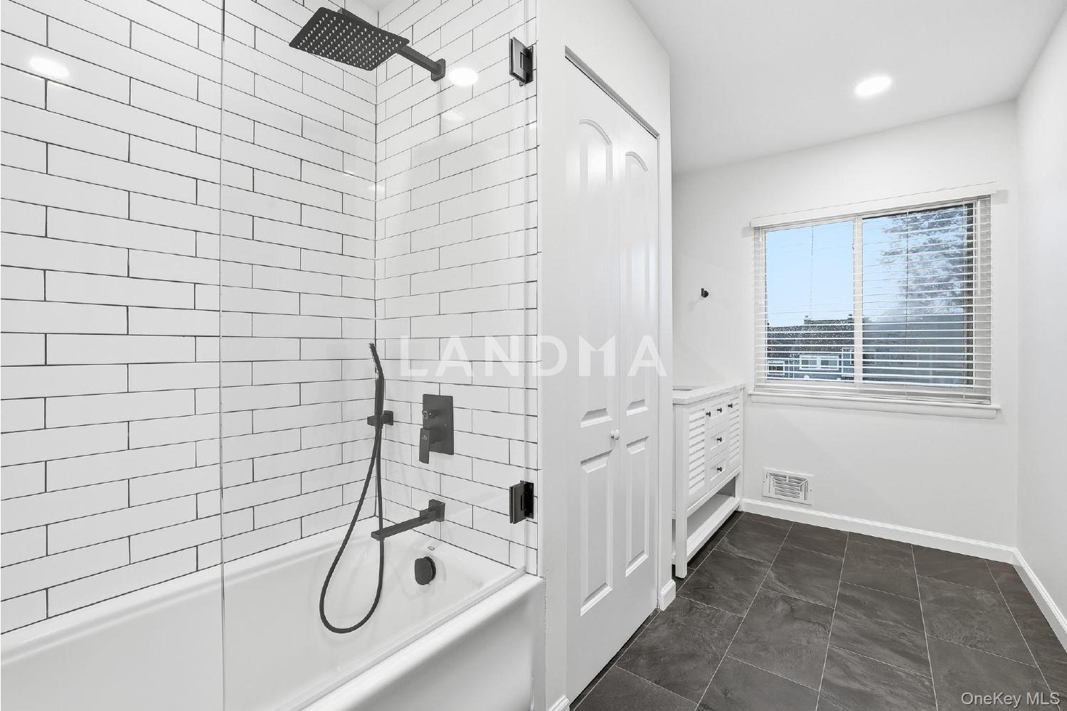 25 Barker Street  Unit 315 官网图片 20