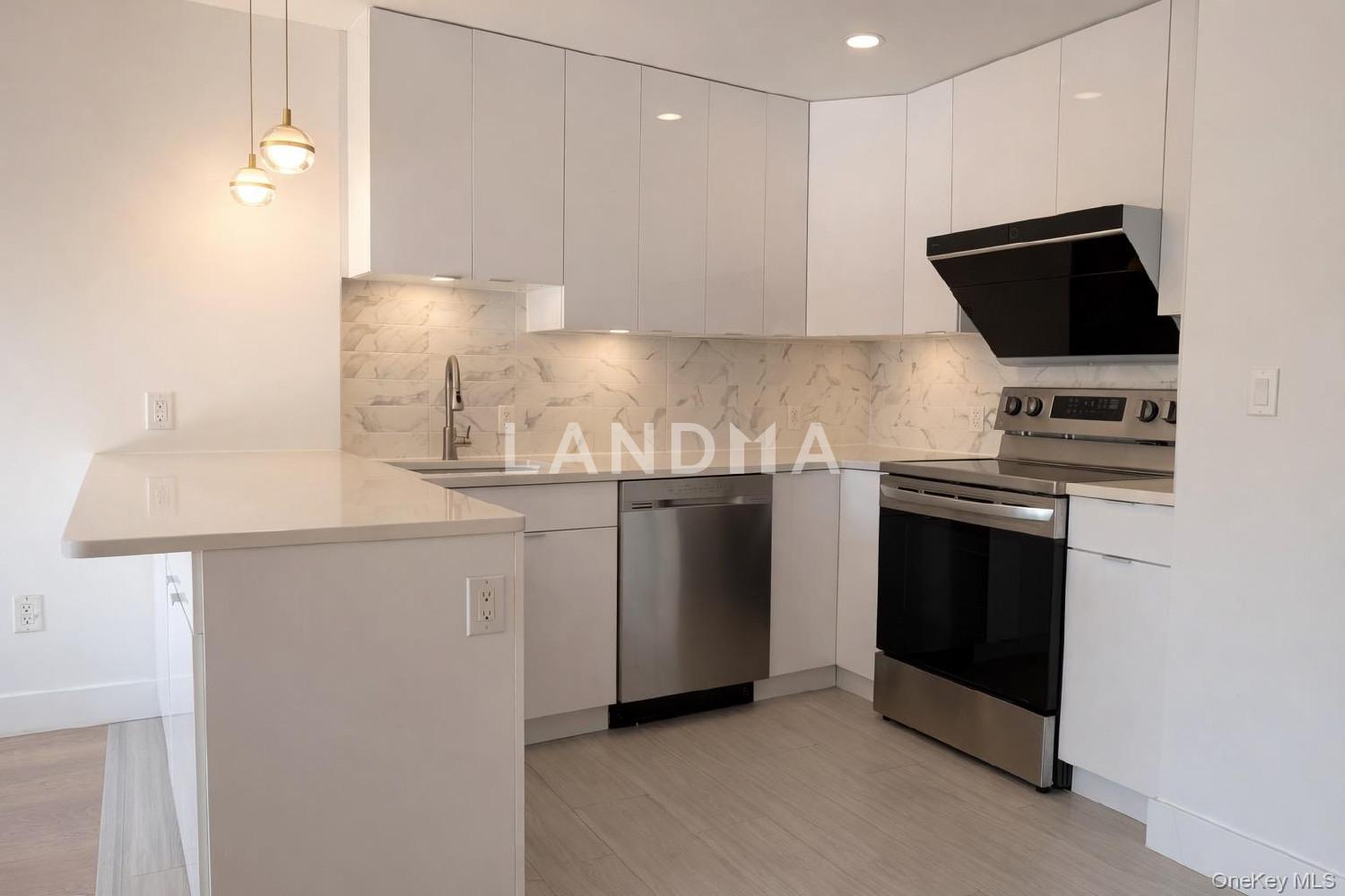 52-16 Roosevelt Avenue  Unit 2C 官网图片 3
