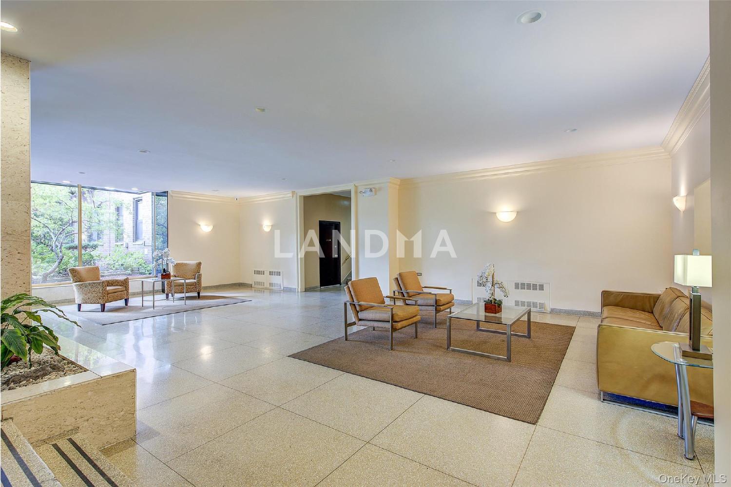 100-25 Queens Boulevard  Unit 2R 官网图片 3
