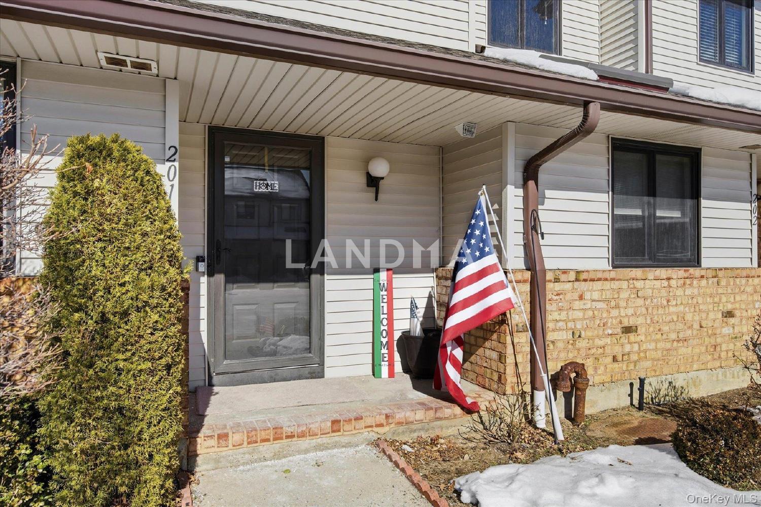 201 Poplar Court  Unit 201