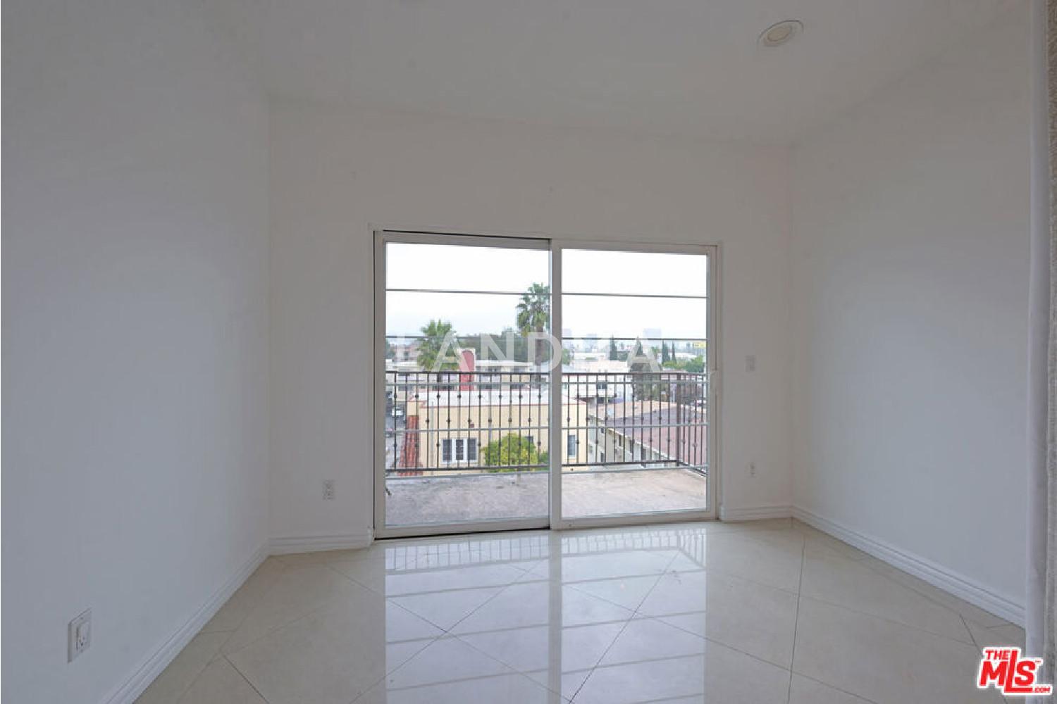 8555 Cashio Street #PH4 官网图片 25