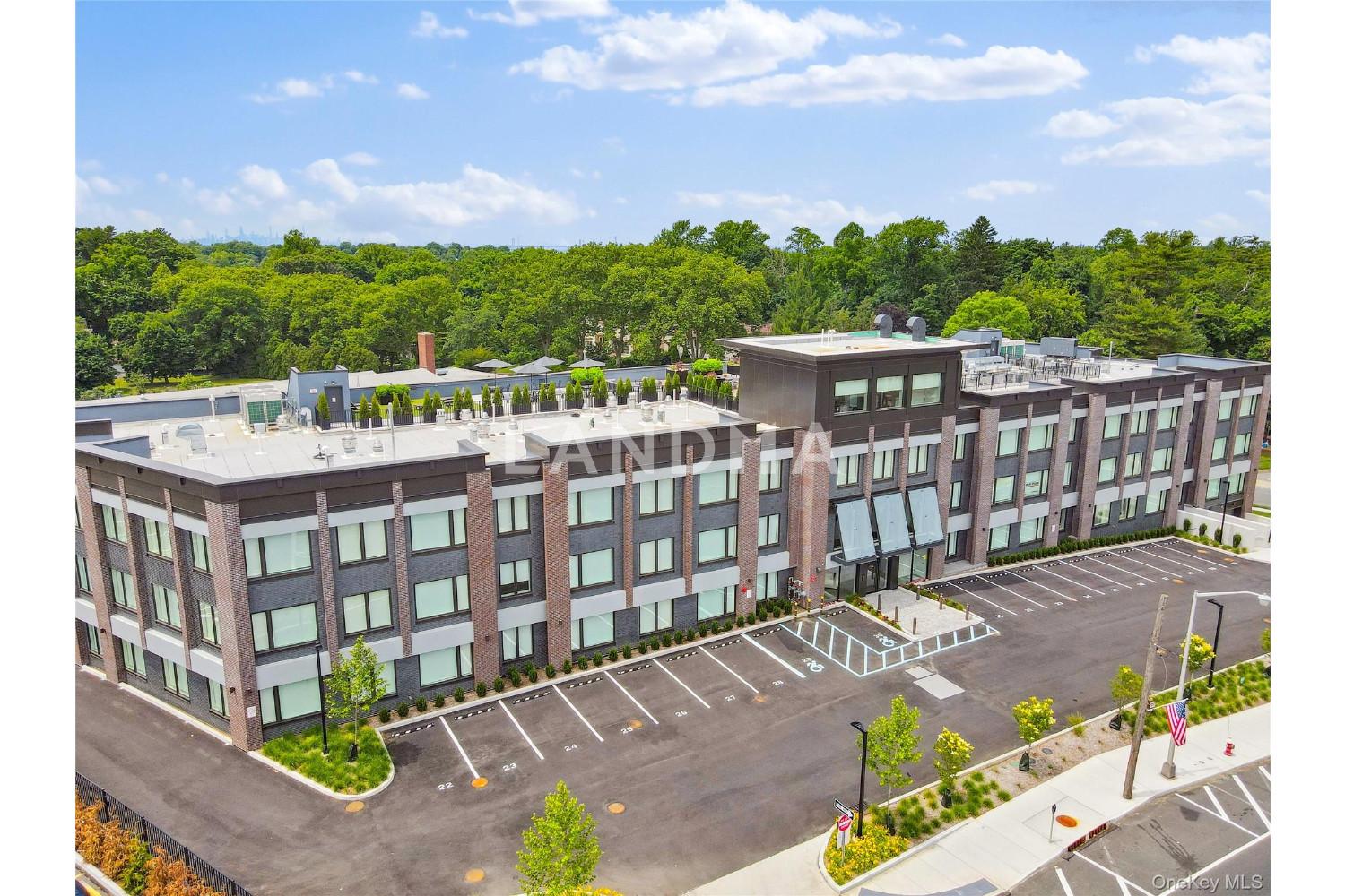 218 Middle Neck Road  Unit 302