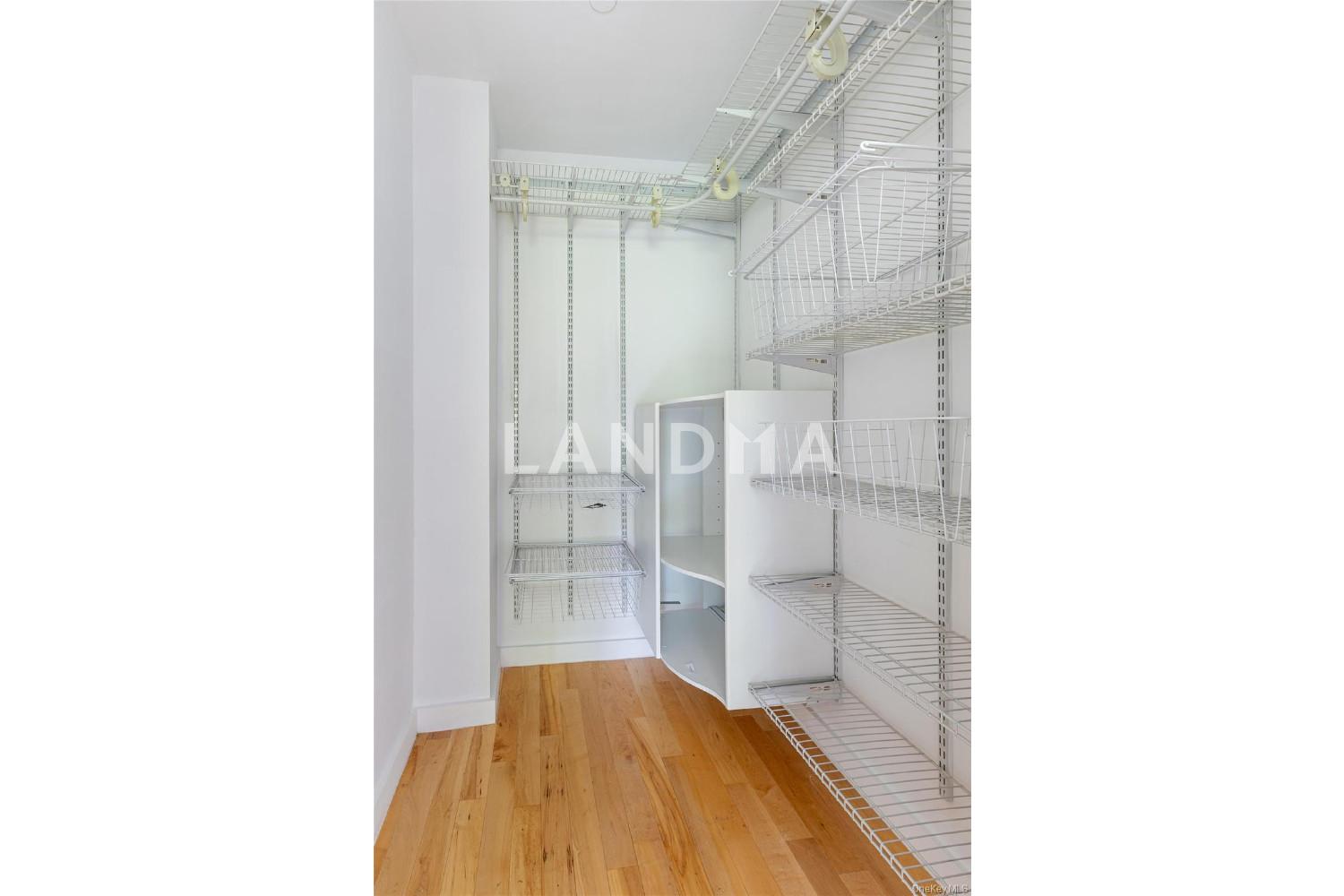 3585 Greystone Avenue  Unit 3D 官网图片 8