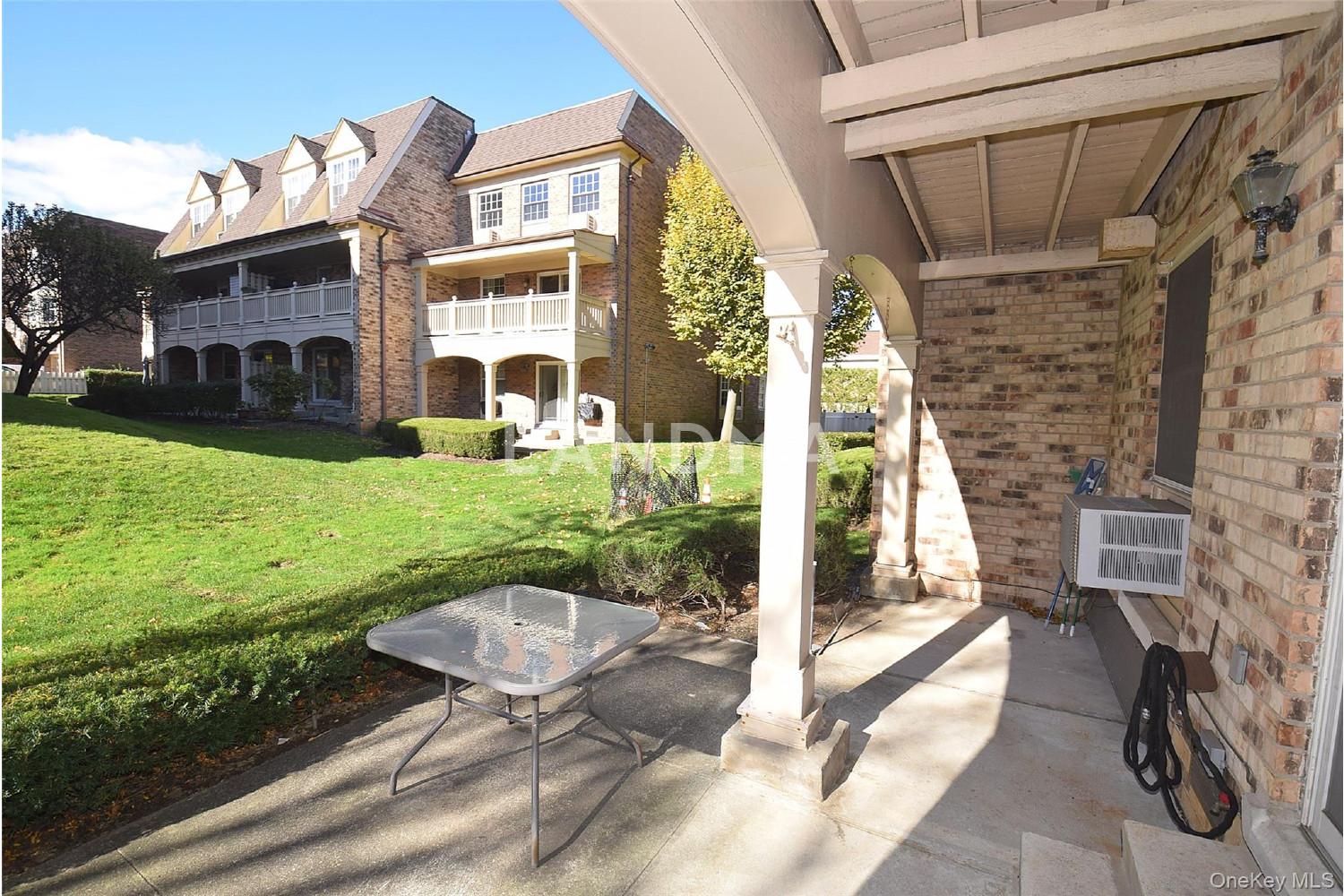 12-32 Diane Place  Unit 204 L 官网图片 11