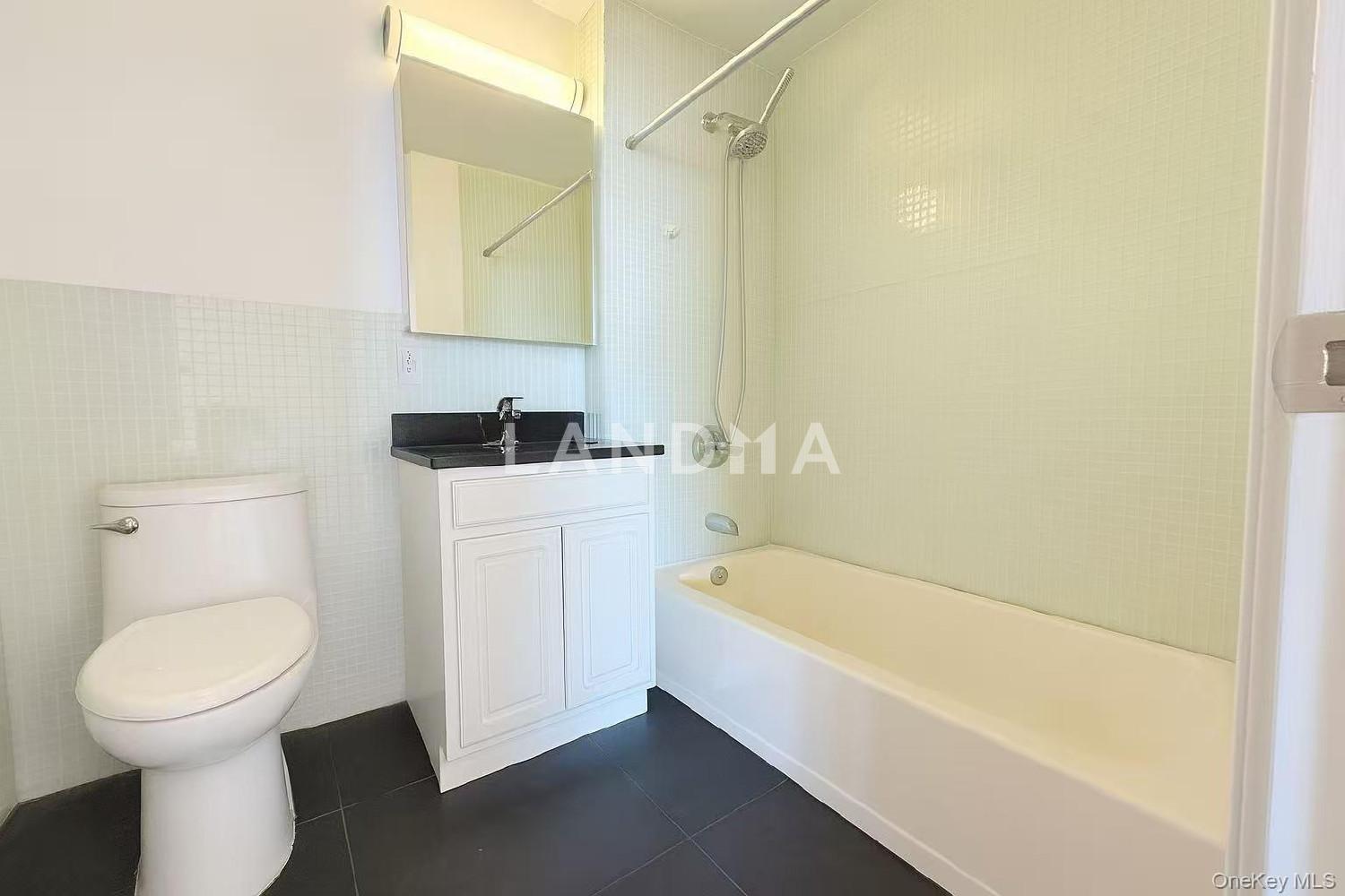 6070 Woodhaven Boulevard  Unit 4E 官网图片 8