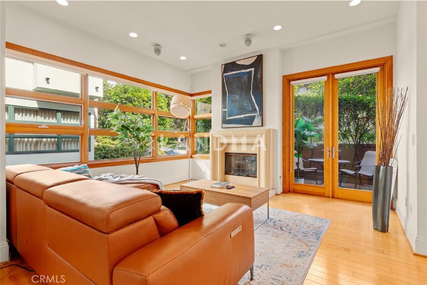 2323 S Beverly Glen Boulevard #9 官网图片 6