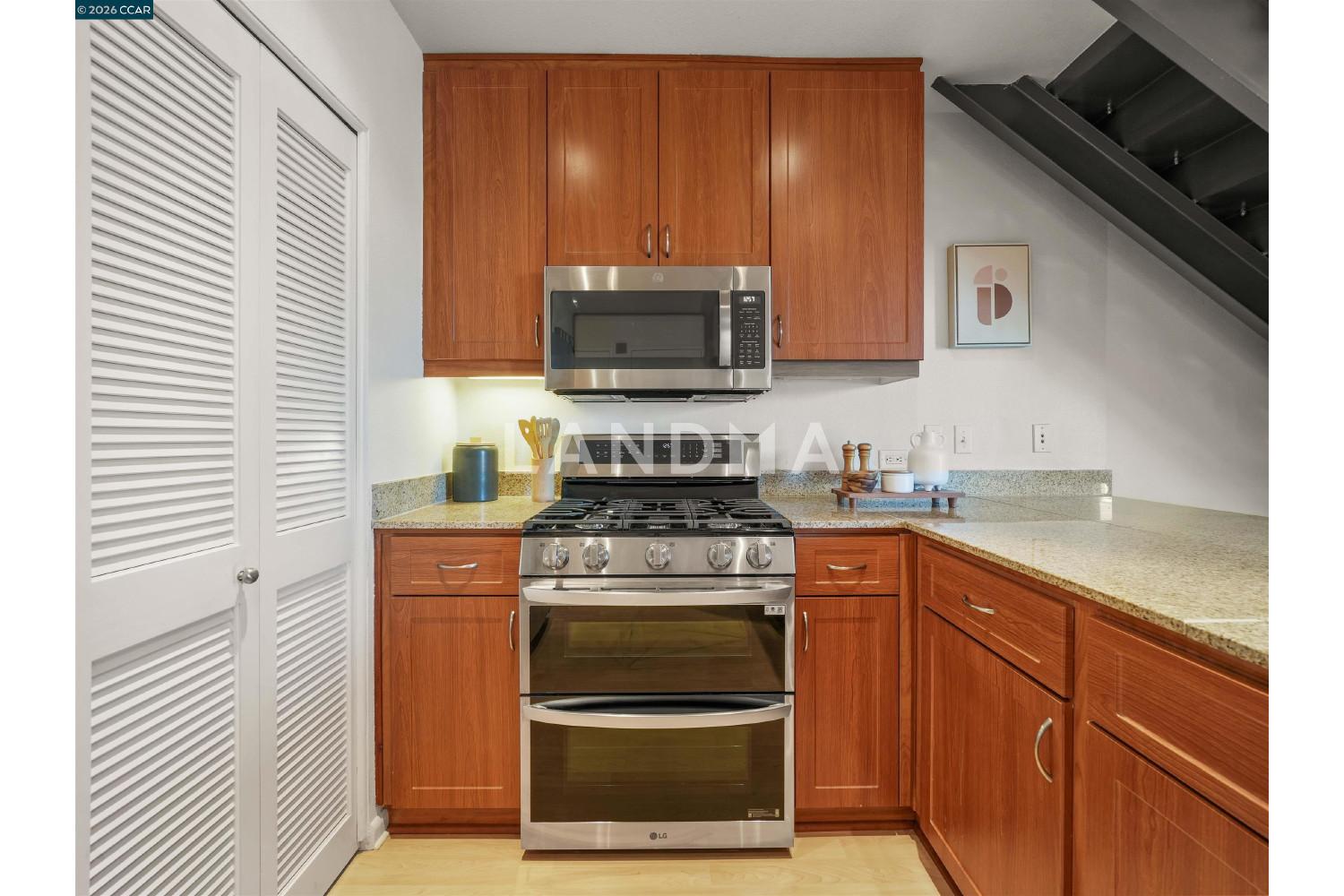 5855 Horton Street #526 官网图片 8