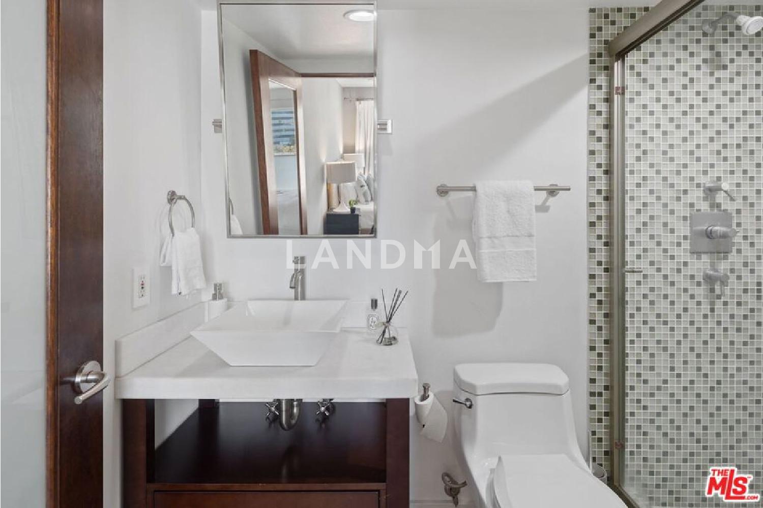 12011 Goshen Avenue #301 官网图片 24