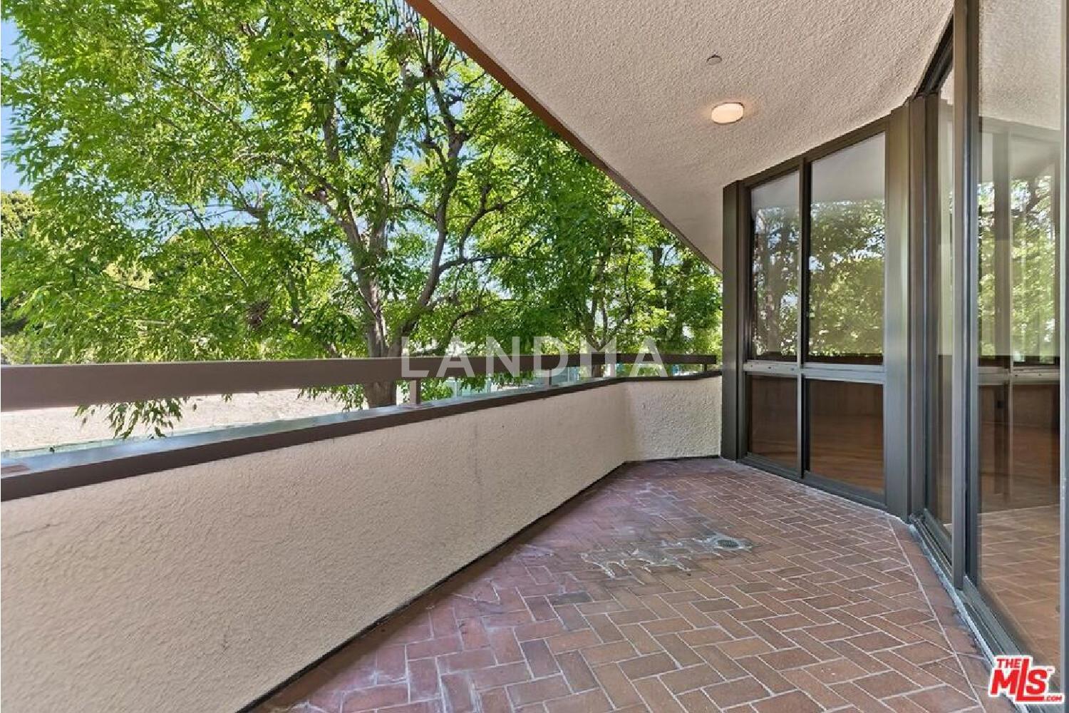 300 N Swall Drive #106 官网图片 5