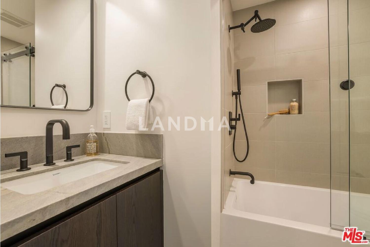 922 N West Knoll Drive 官网图片 36