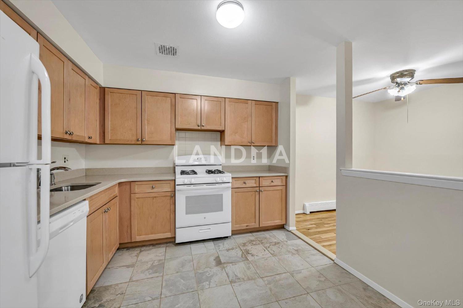 22030 64th Avenue  Unit 2Fl. 官网图片 7
