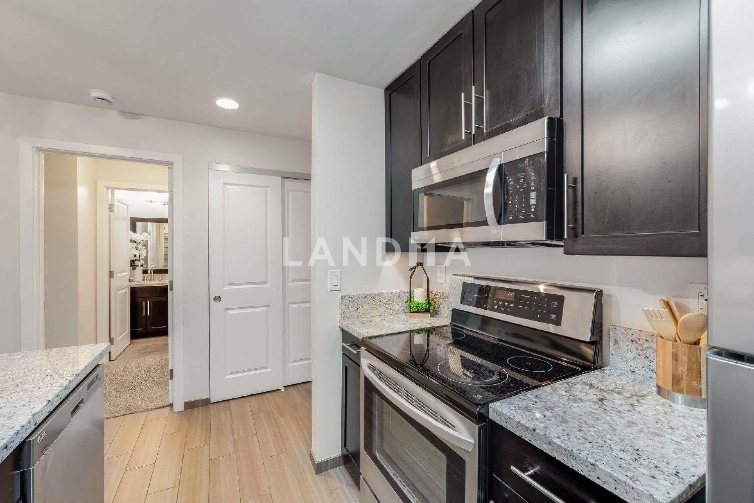 6400 Christie Ave #2215 官网图片 5