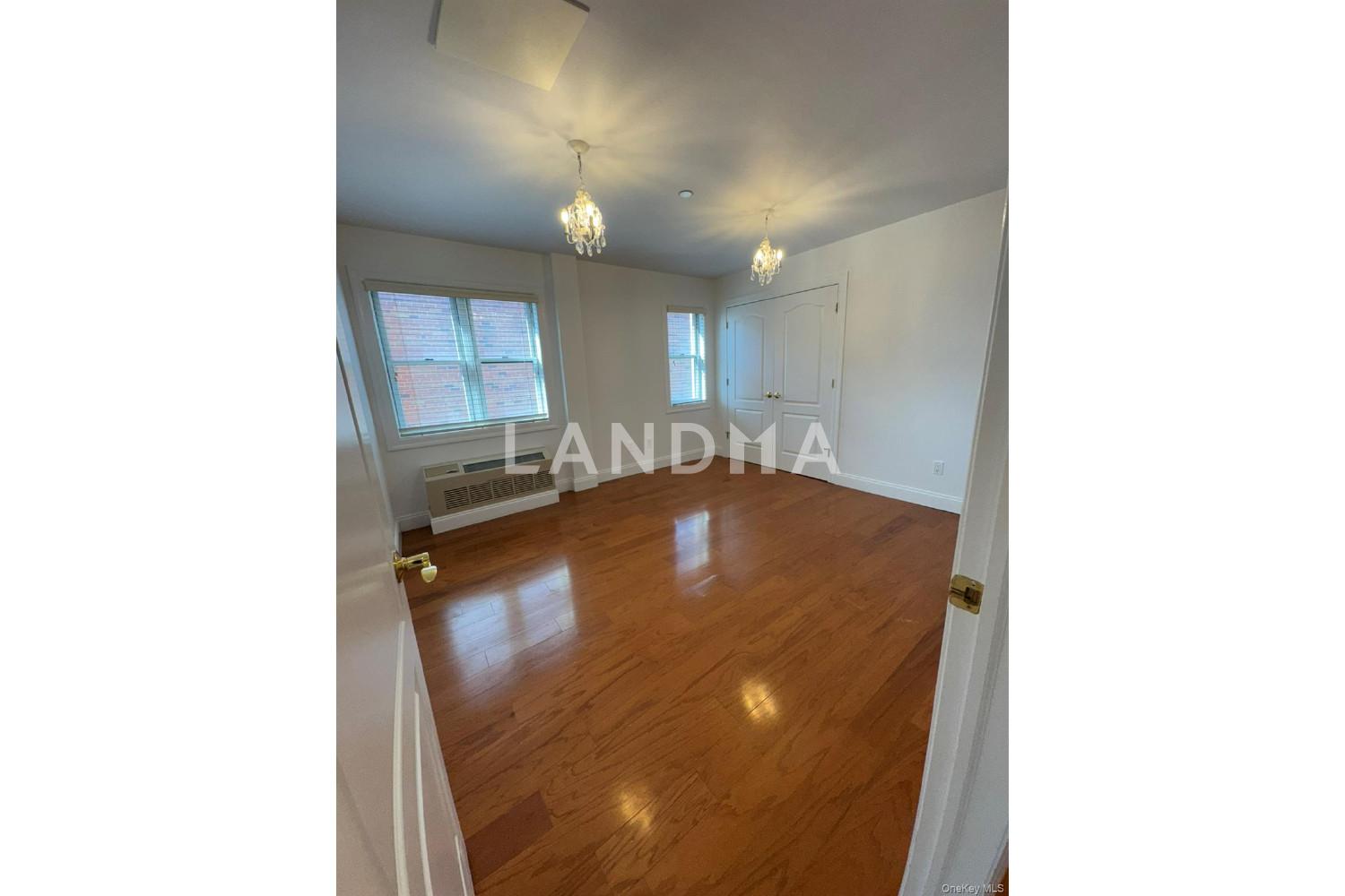 42-23 212th Street  Unit 3C 官网图片 3