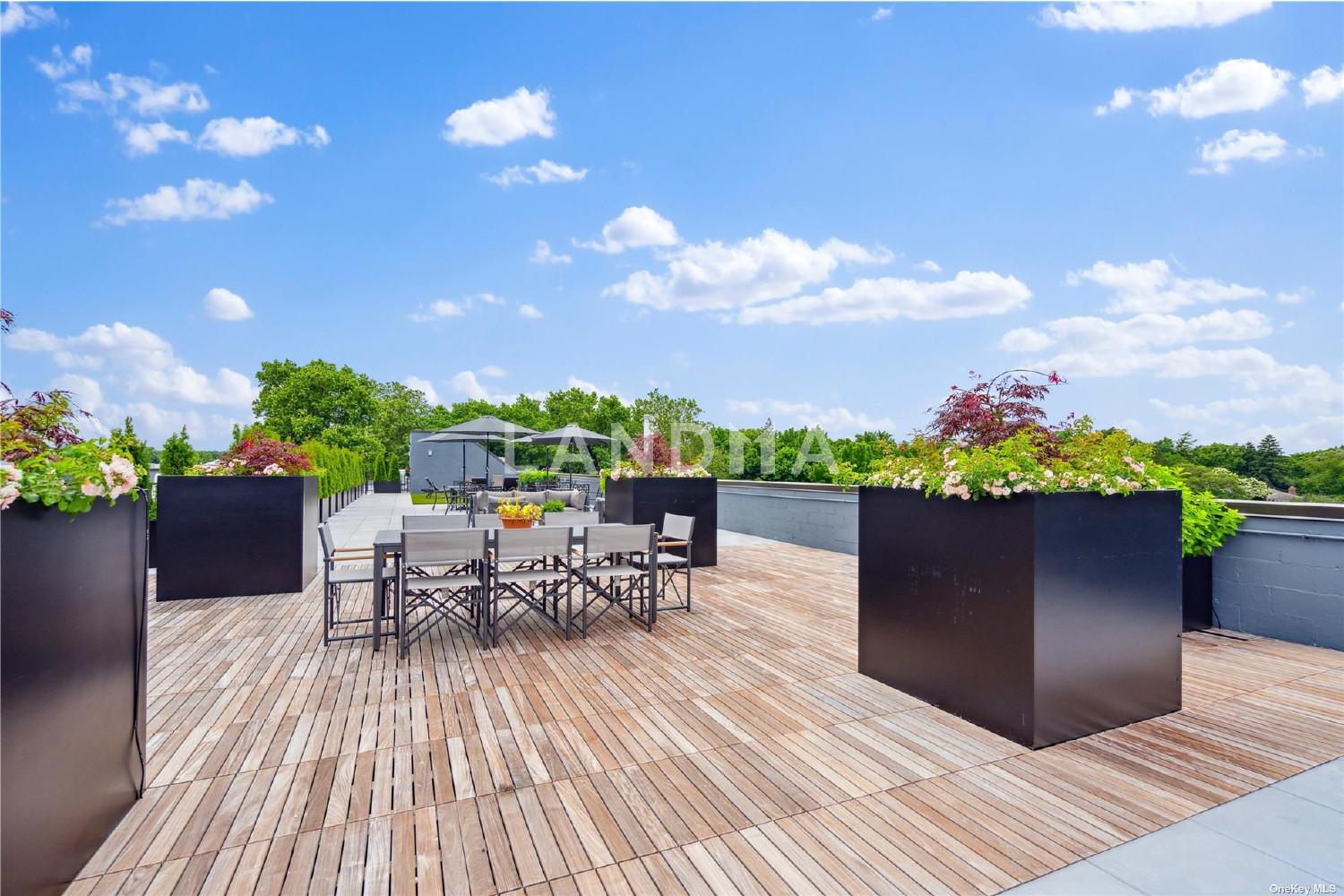 218 Middle Neck Road  Unit 108 官网图片 16