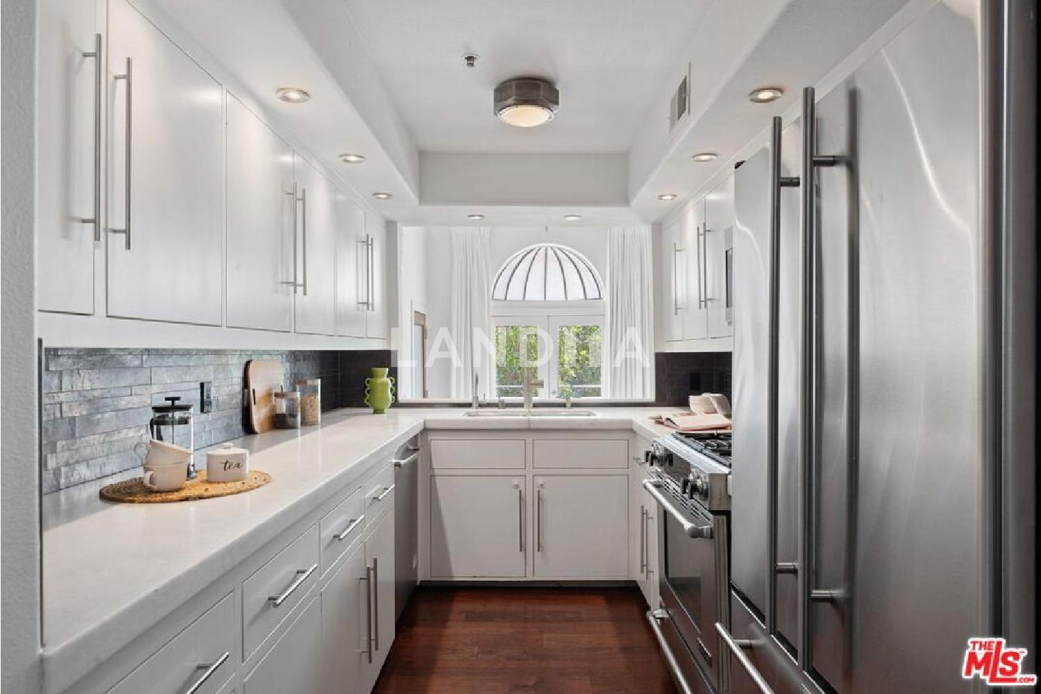 12011 Goshen Avenue #301 官网图片 10
