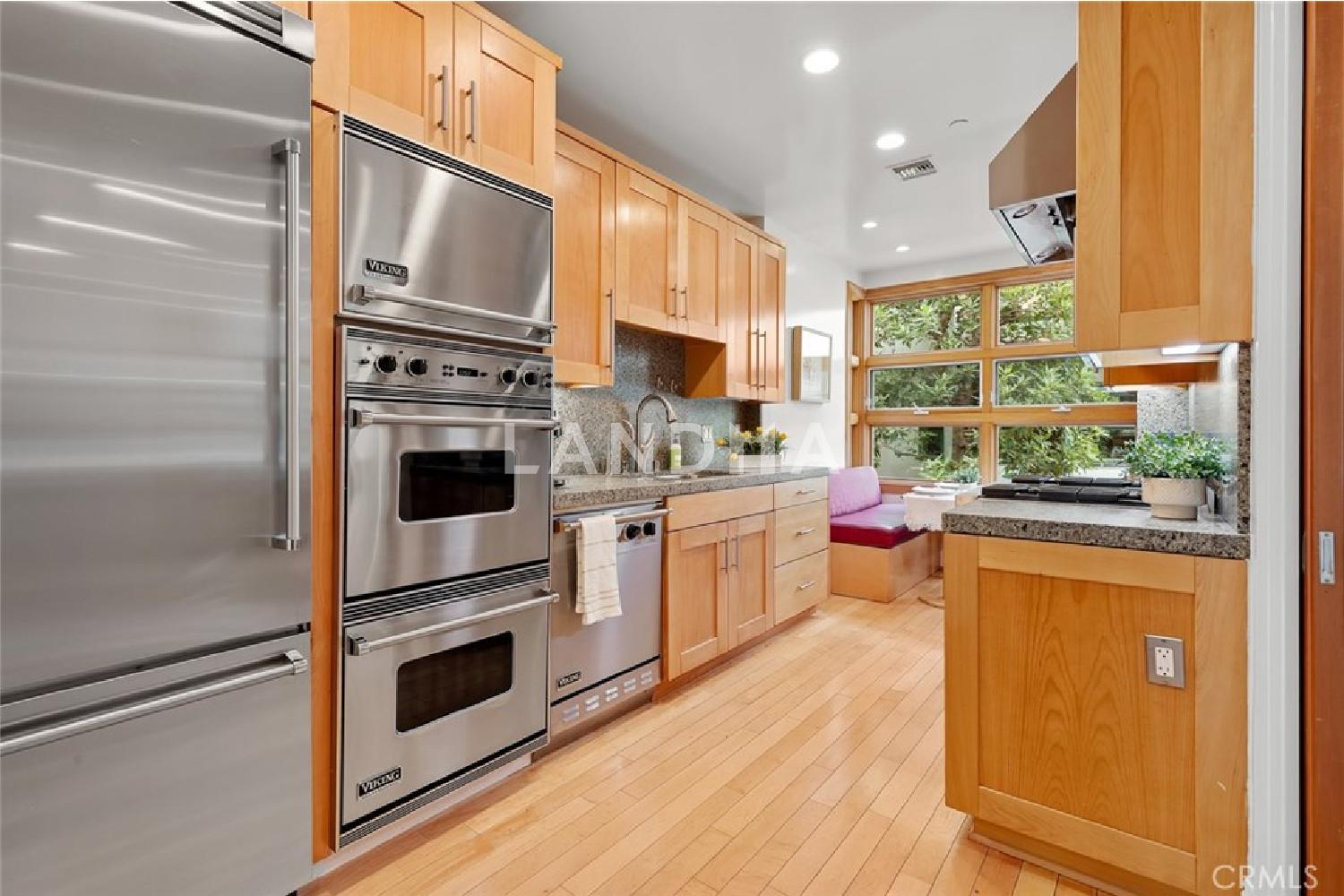 2323 S Beverly Glen Boulevard #9 官网图片 17