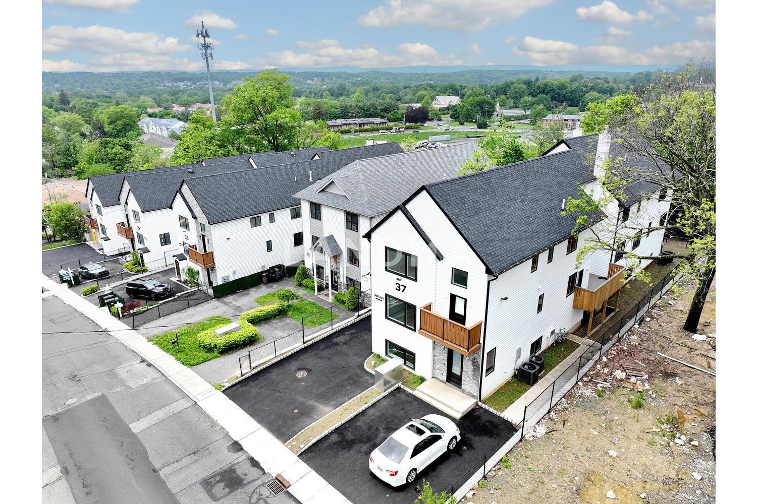 37 Ewing Avenue  Unit 202 官网图片 3