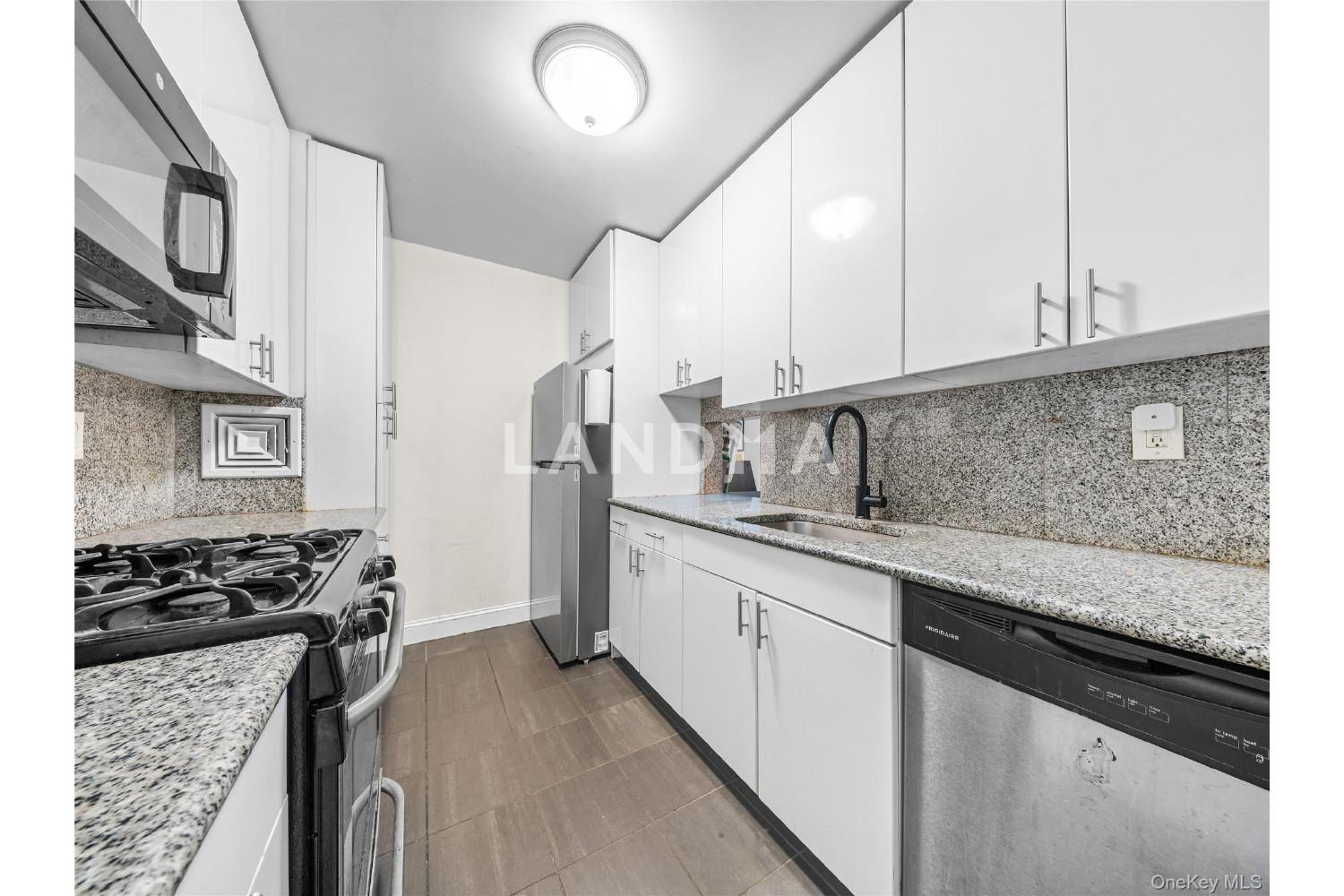 35-20 Leverich Street  Unit 209 官网图片 11