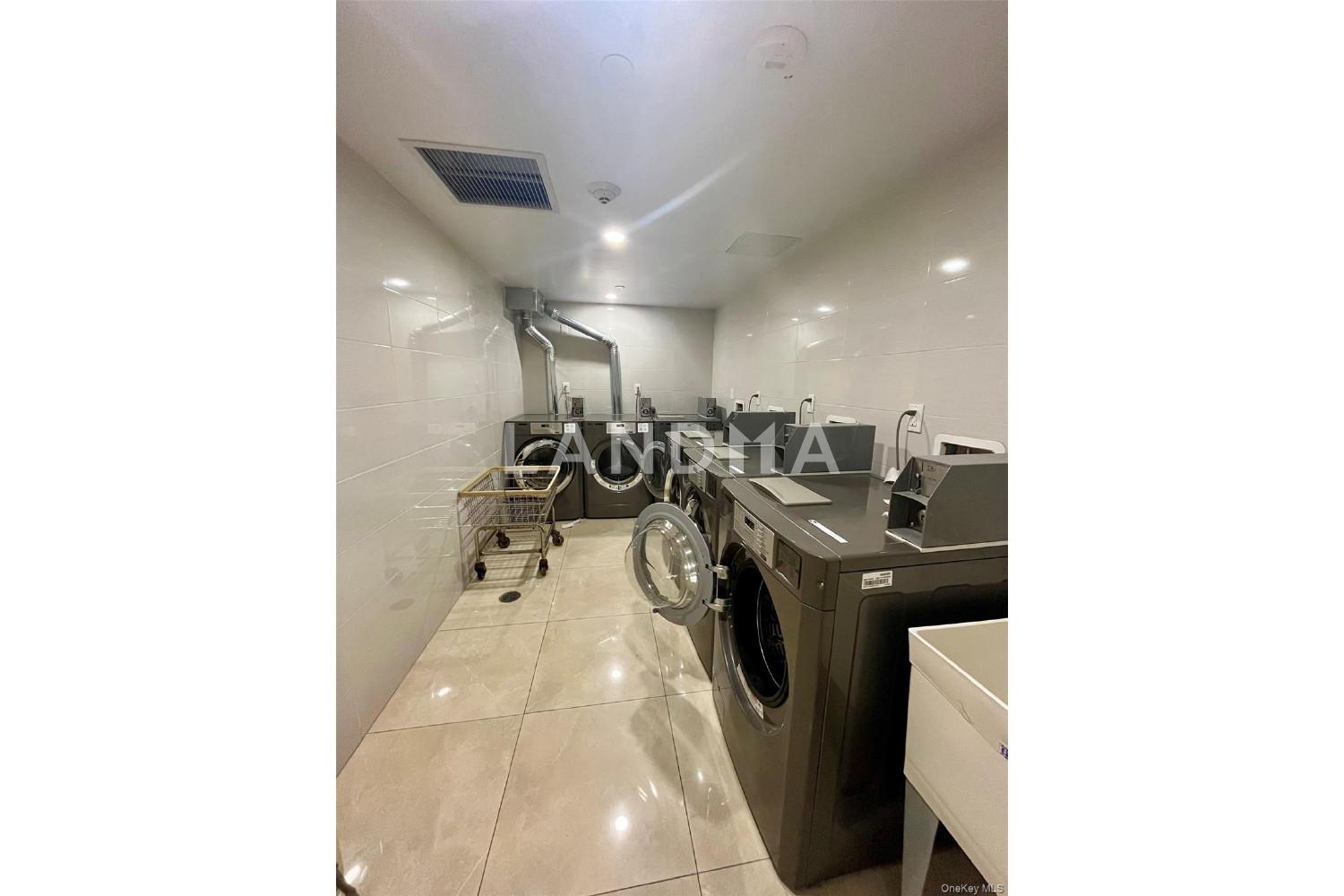 869 57th Street  Unit 205 官网图片 15