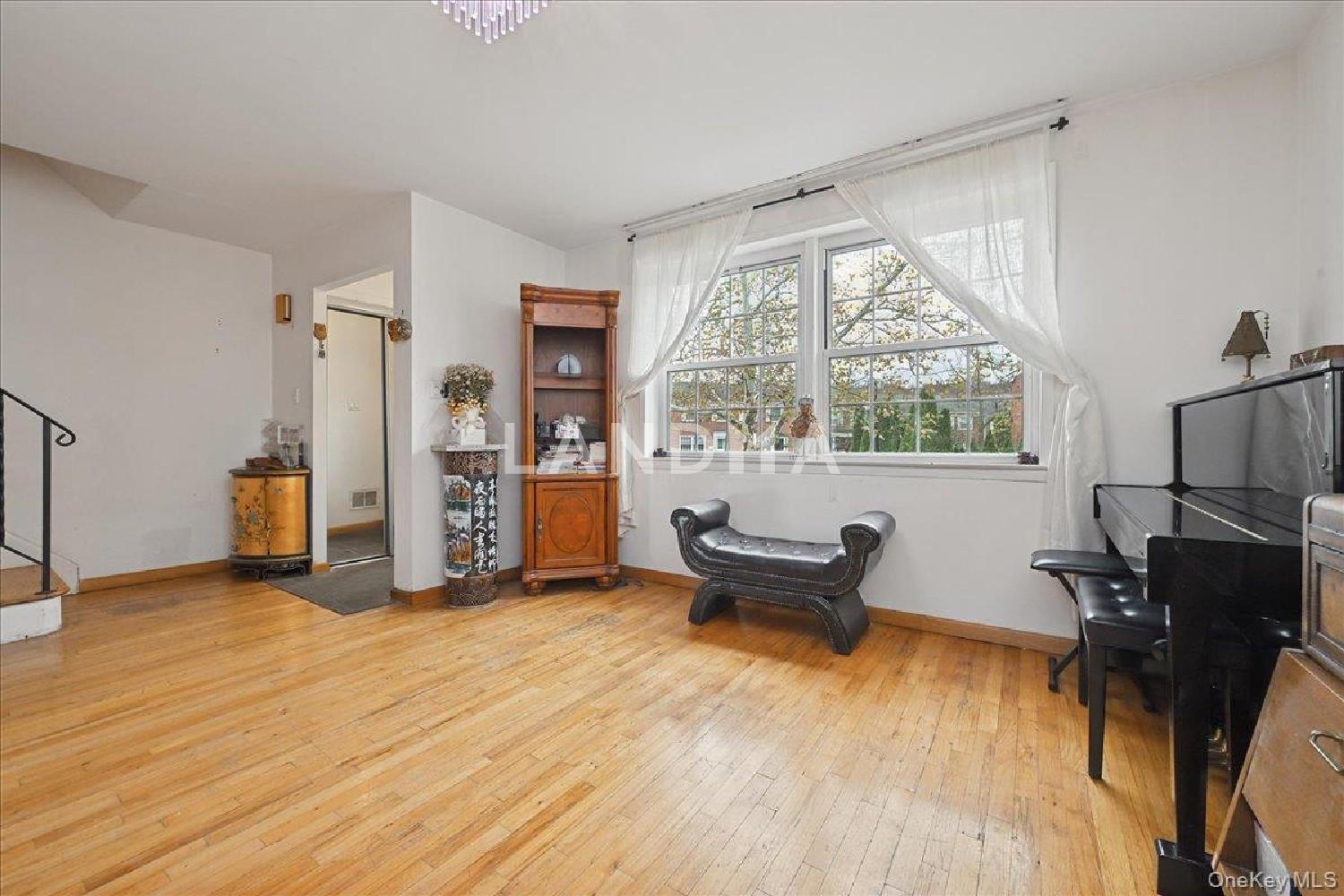 6239 Douglaston Parkway  Unit 19 官网图片 7