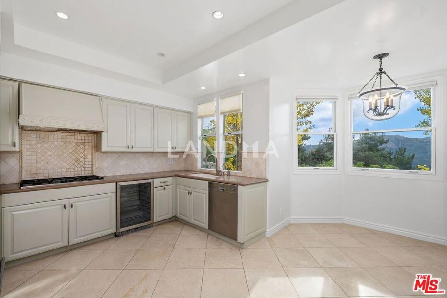 2042 Palisades Drive 官网图片 25