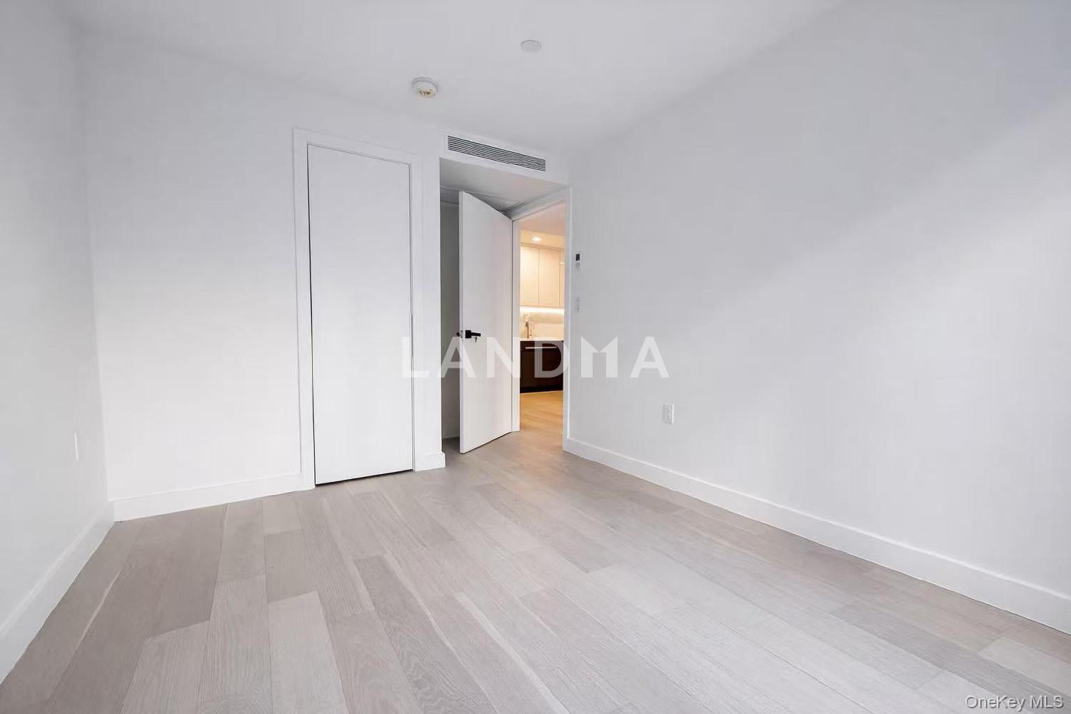 14449 Northern Boulevard  Unit 324 官网图片 6