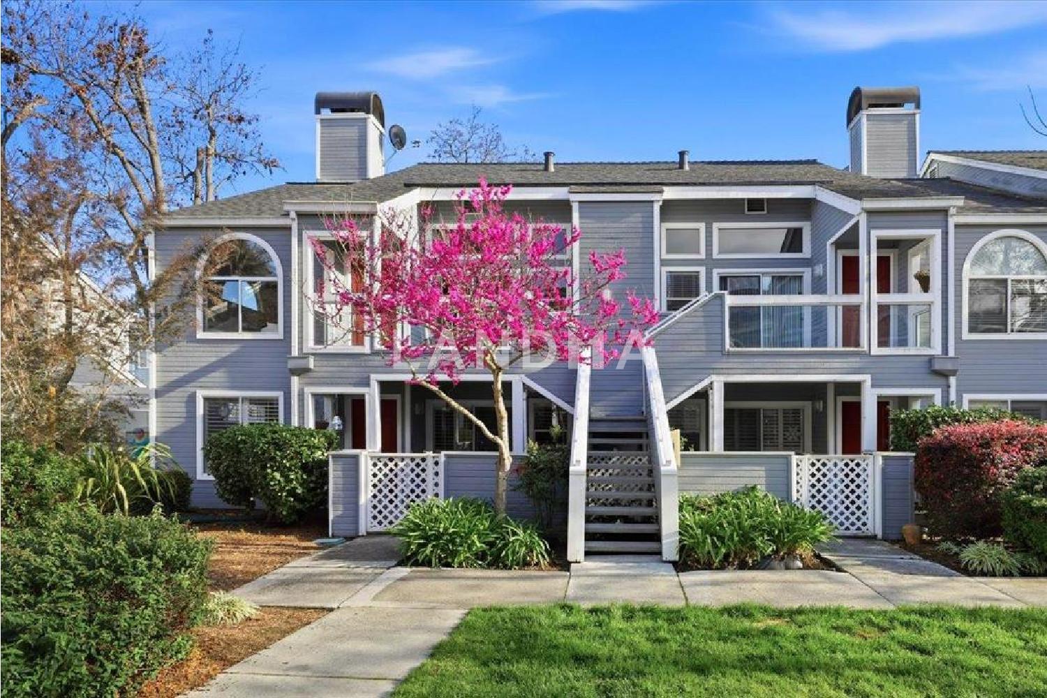 727 Portwalk Place