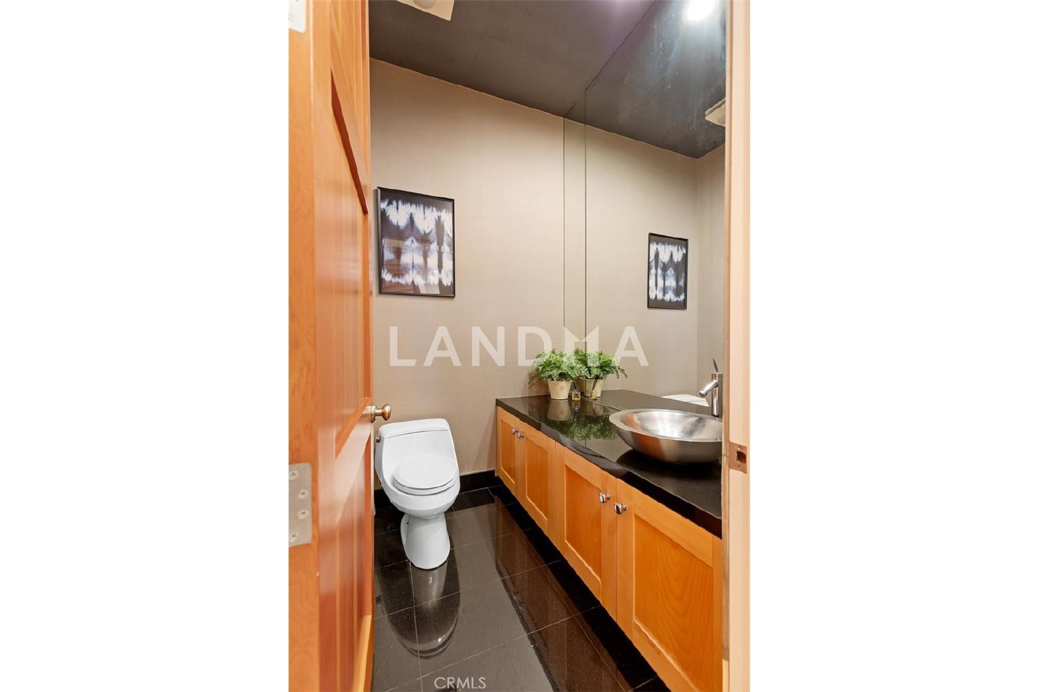 2323 S Beverly Glen Boulevard #9 官网图片 26