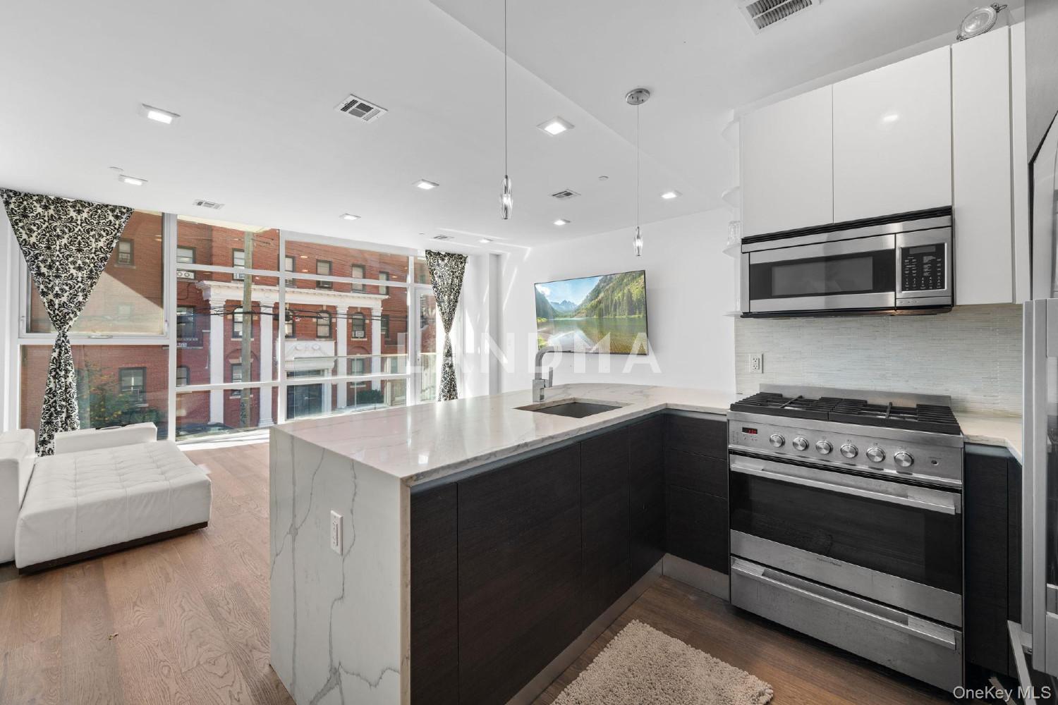 1769 E 13th Street  Unit 2B 官网图片 3