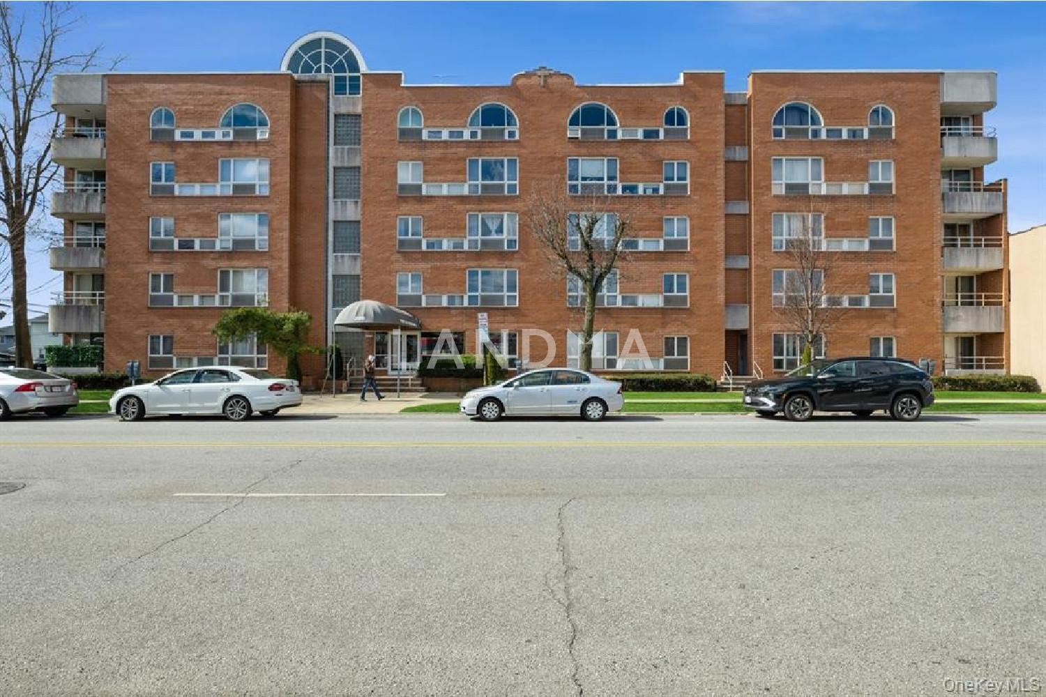 205 Mineola Boulevard  Unit 4D 官网图片 3