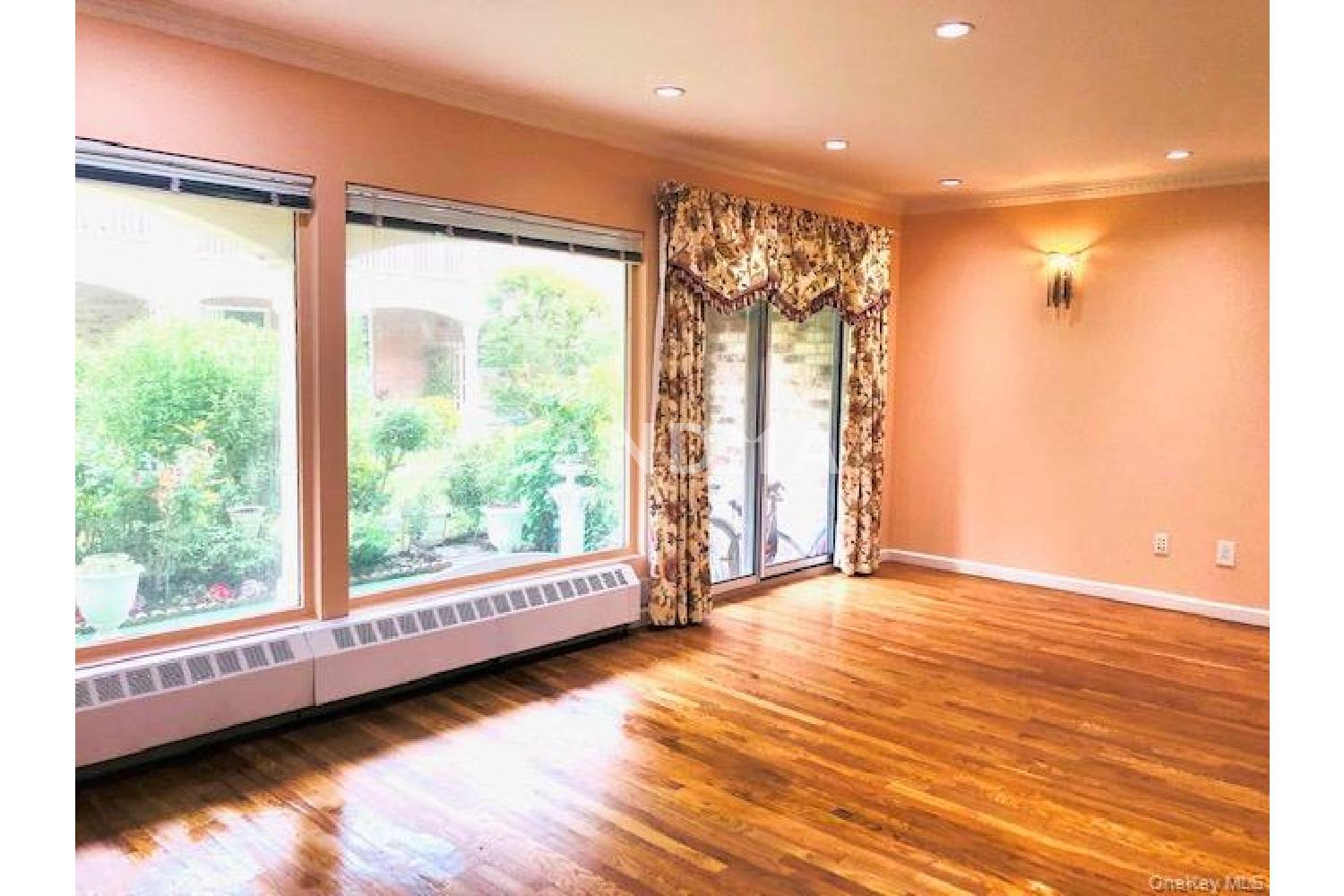 12-31 Robin Lane  Unit Triplex 官网图片 5