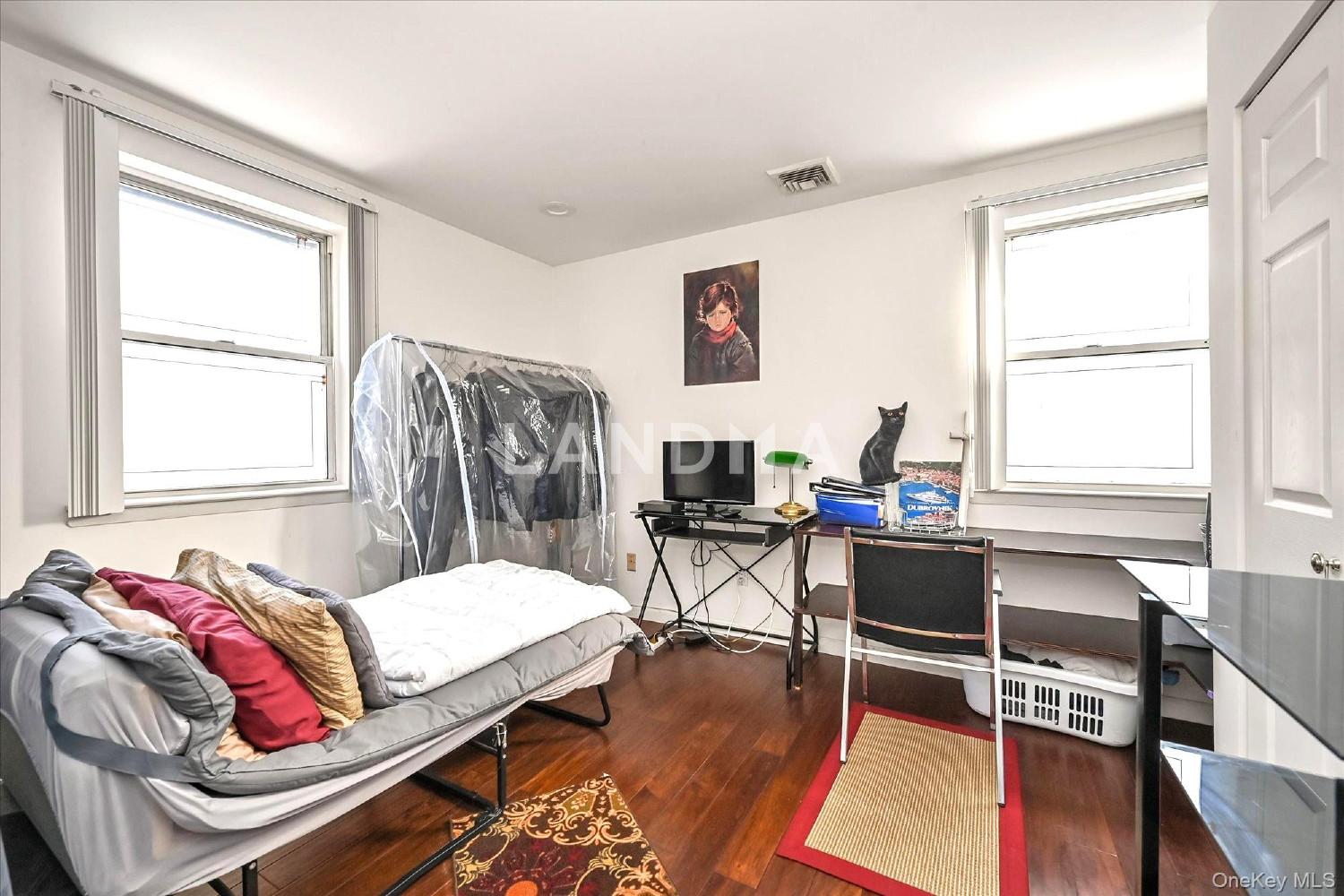68-57 Cloverdale Boulevard  Unit 109 官网图片 13