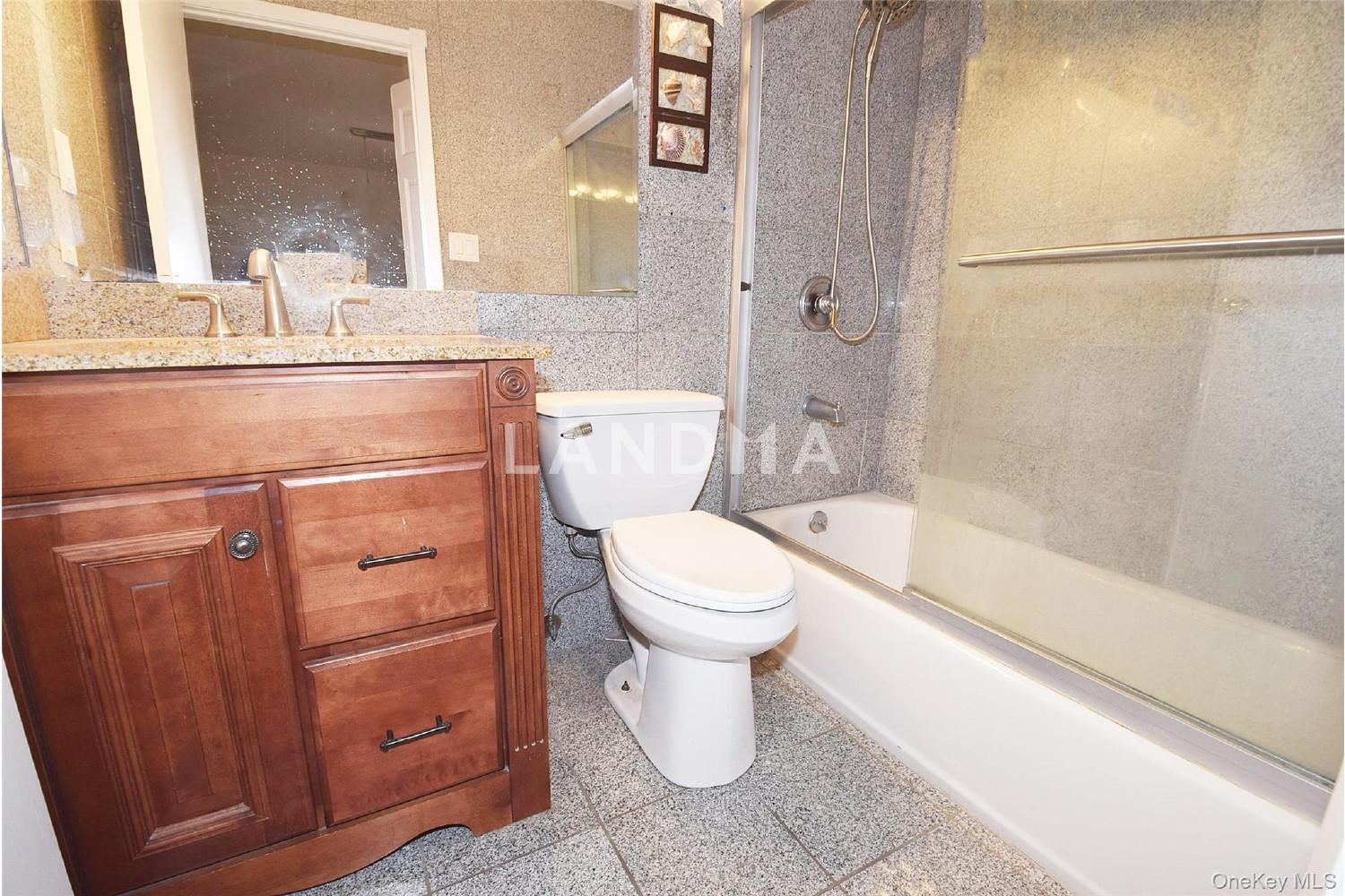 12-32 Diane Place  Unit 204 L 官网图片 9