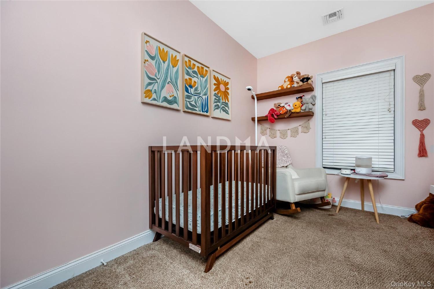 116 Stewart Avenue  Unit B 官网图片 13