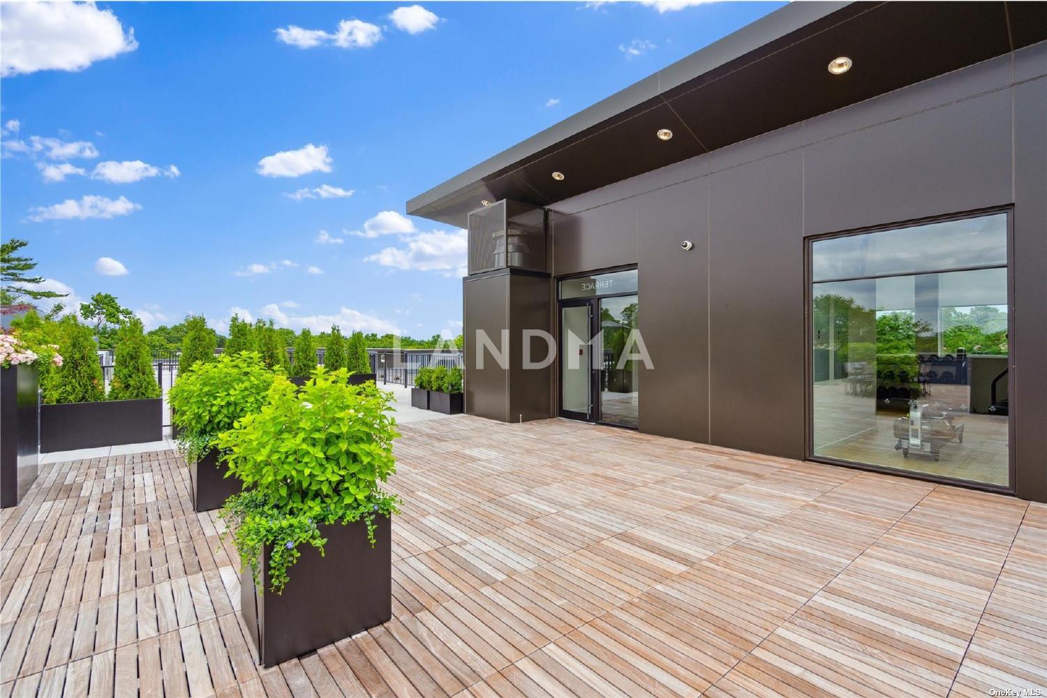 218 Middle Neck Road  Unit 201 官网图片 12
