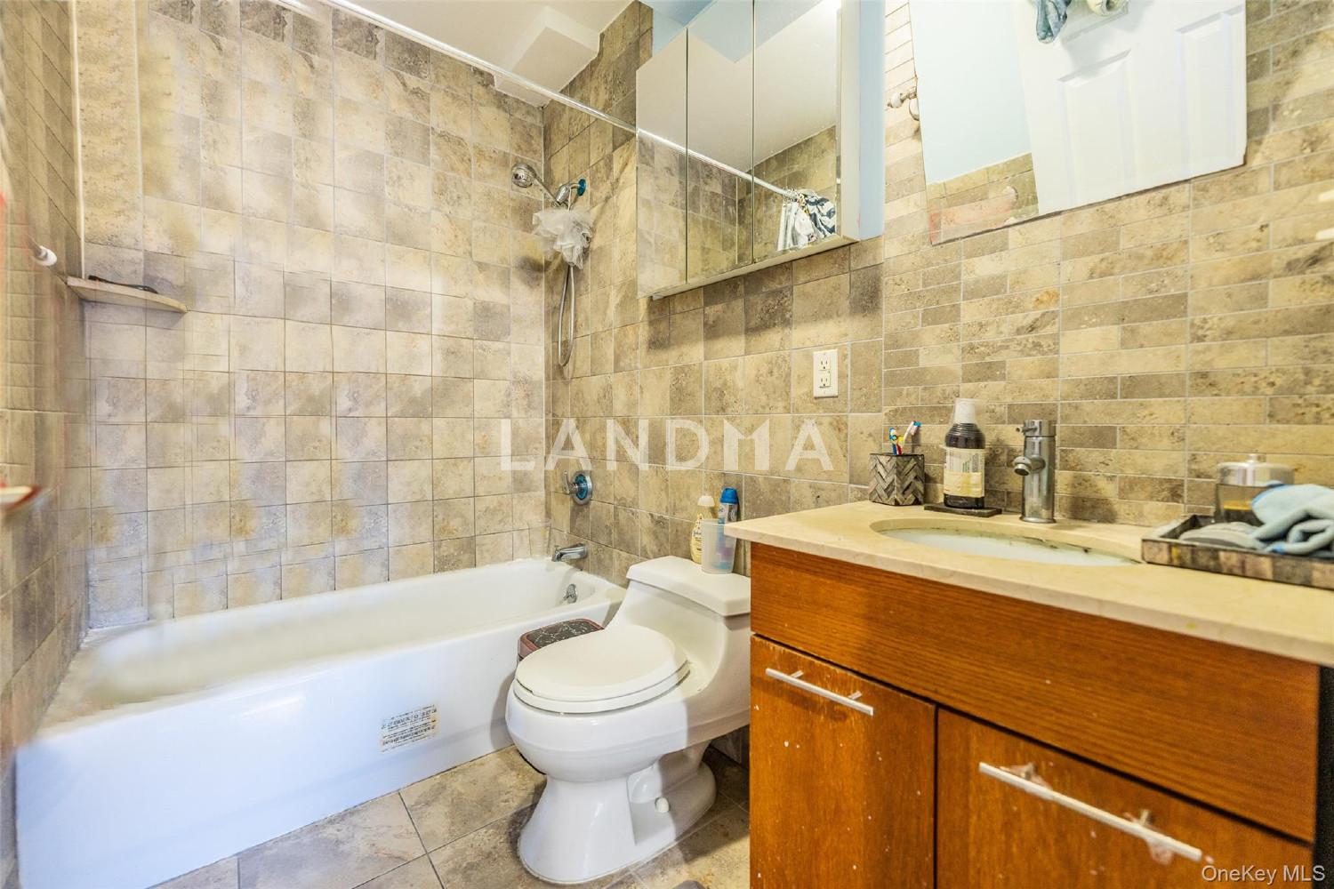 71-19 162nd Street  Unit 3D 官网图片 9