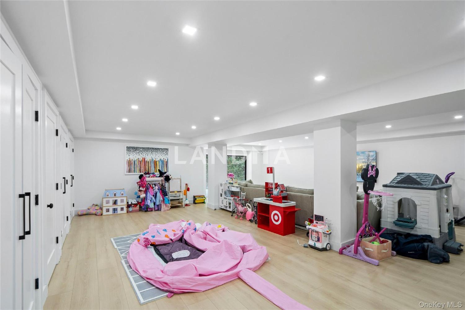 16 Pony Circle 官网图片 19