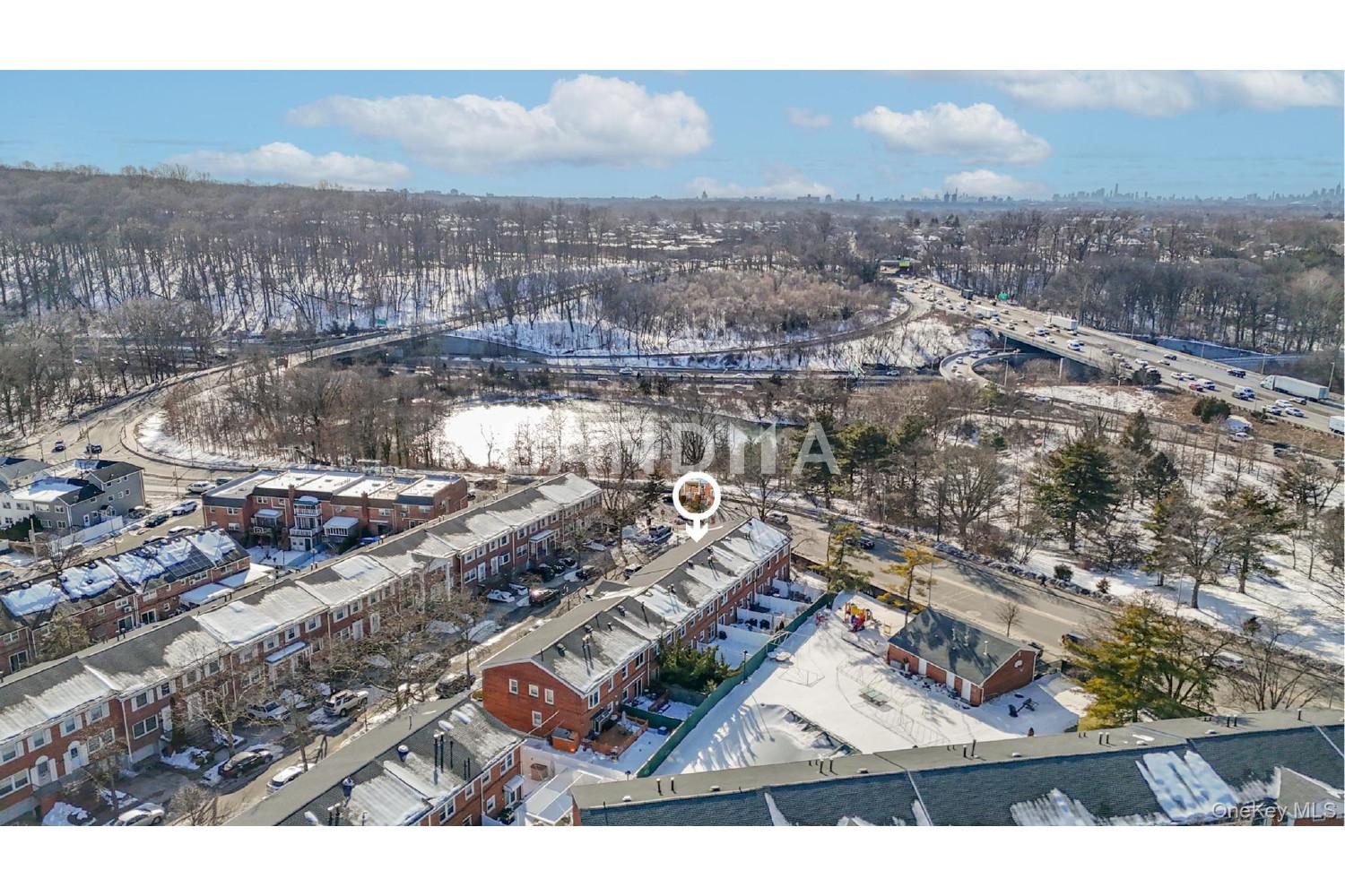 6305 Douglaston  Unit A 官网图片 30