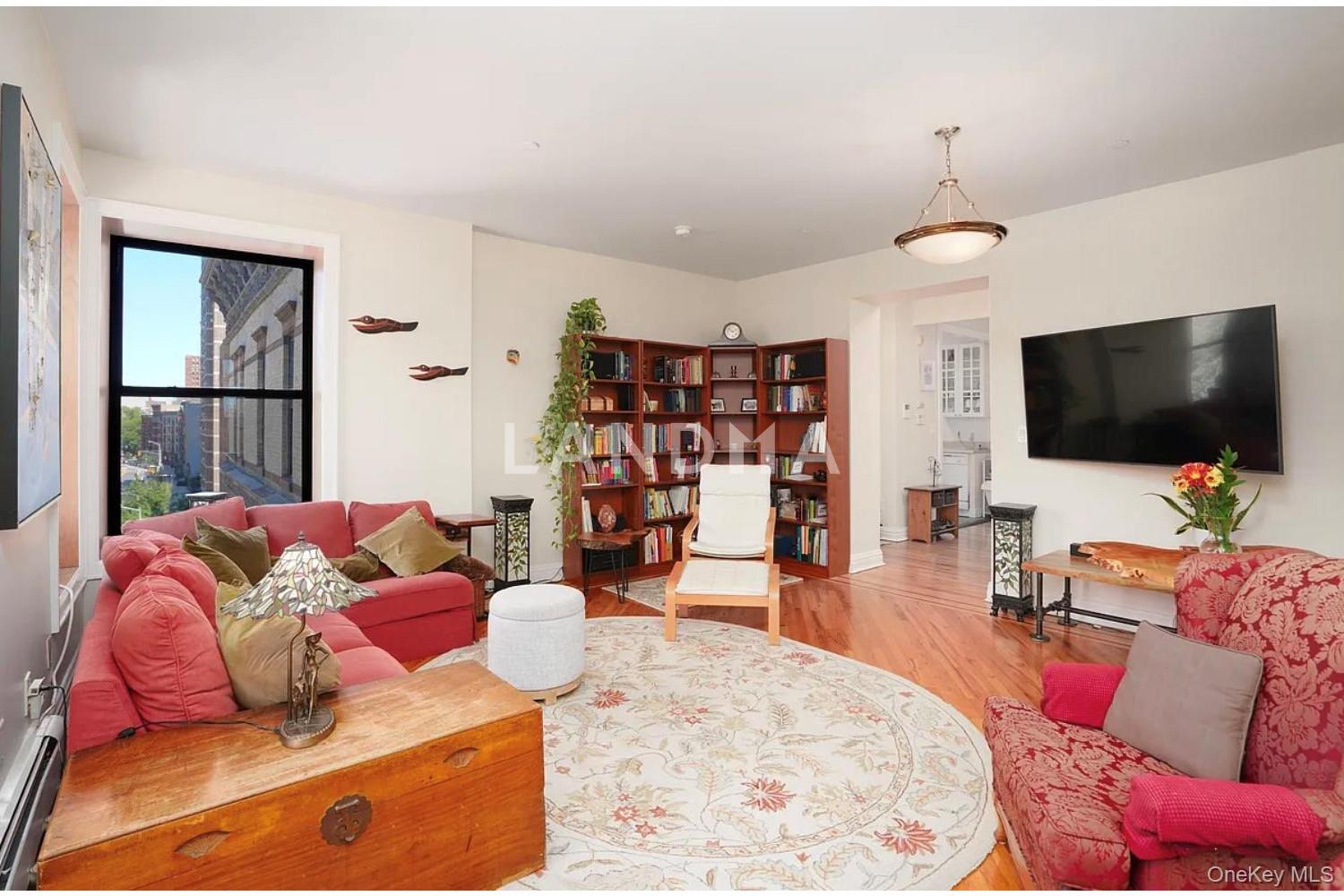 370 Saint Nicholas Avenue  Unit 5B 官网图片 3
