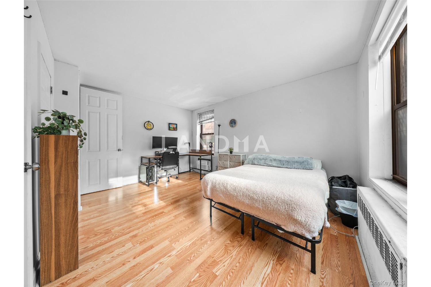 35-20 Leverich Street  Unit 209 官网图片 13