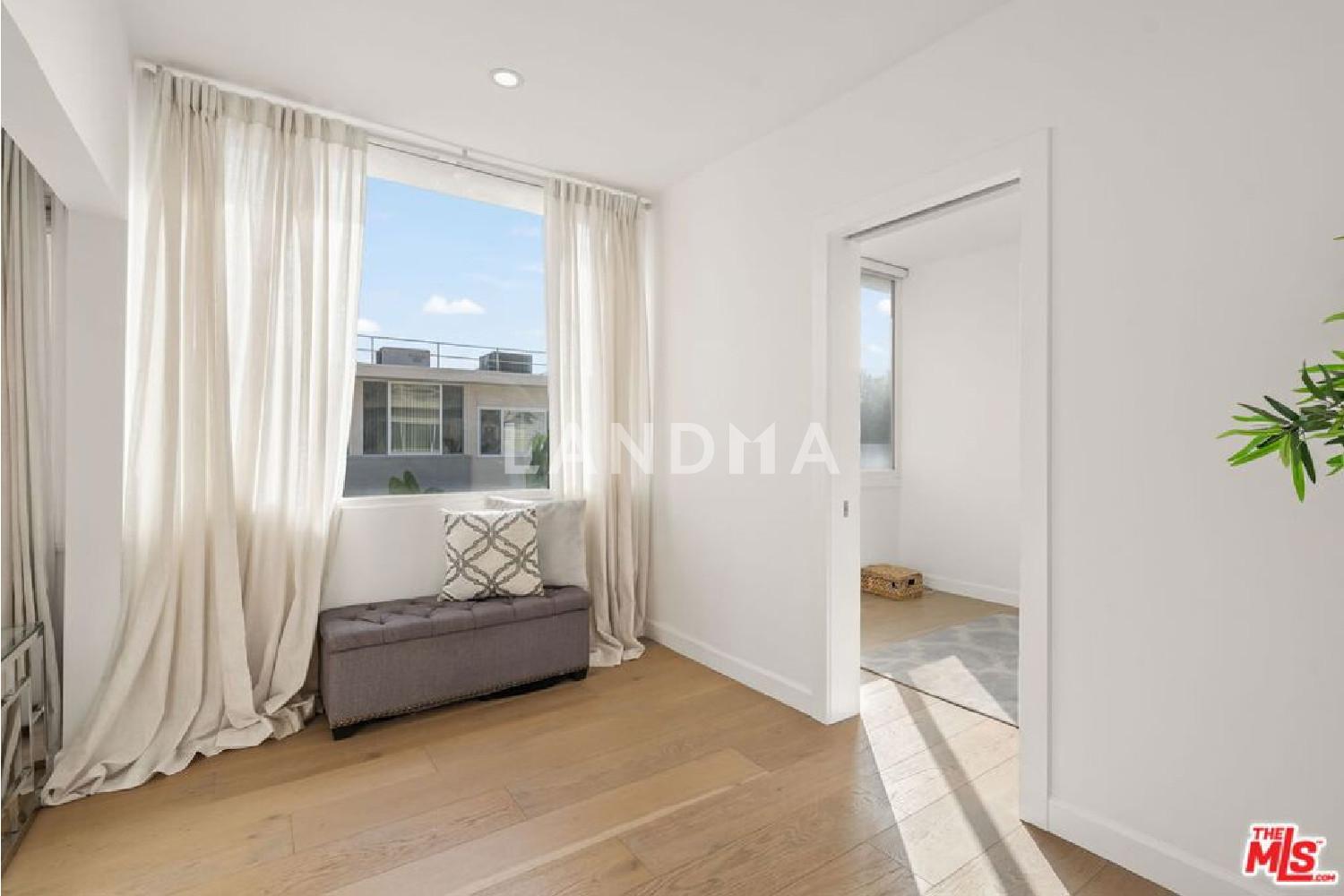 1525 N Hayworth Avenue #302 官网图片 9