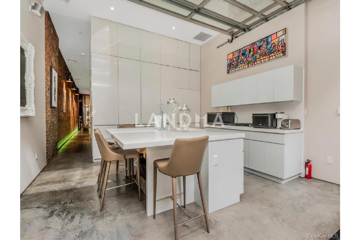 224 E 14th Street  Unit 1 官网图片 3