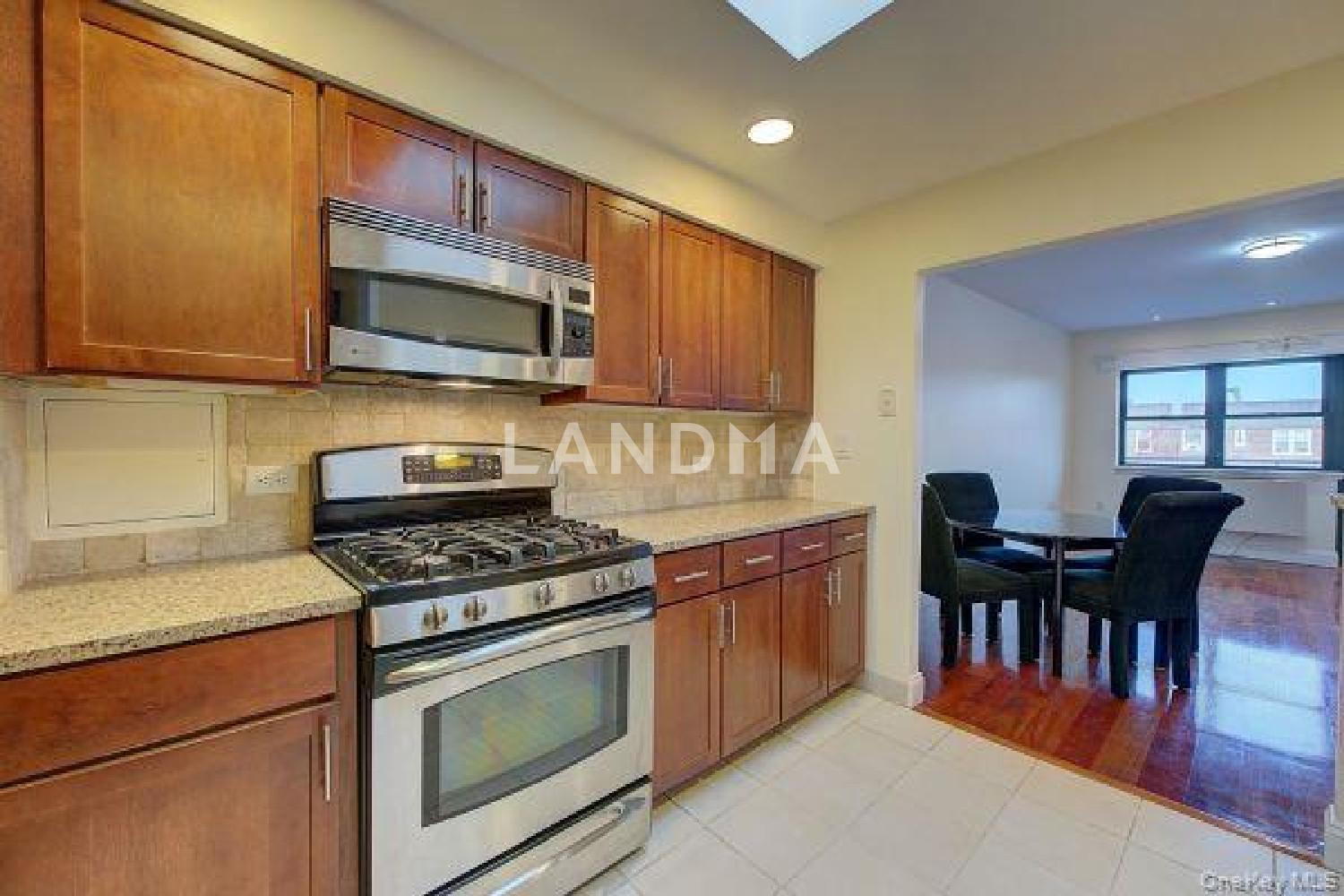 143-41 84 Drive  Unit 8B