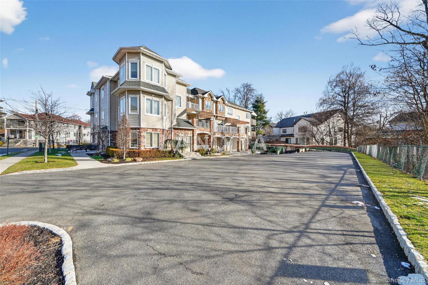 2 Bluefield Drive  Unit 103 官网图片 2
