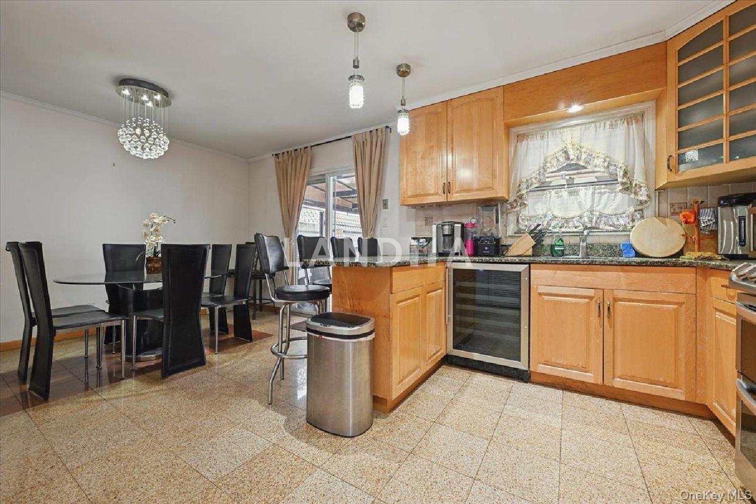 6239 Douglaston Parkway  Unit 19 官网图片 11
