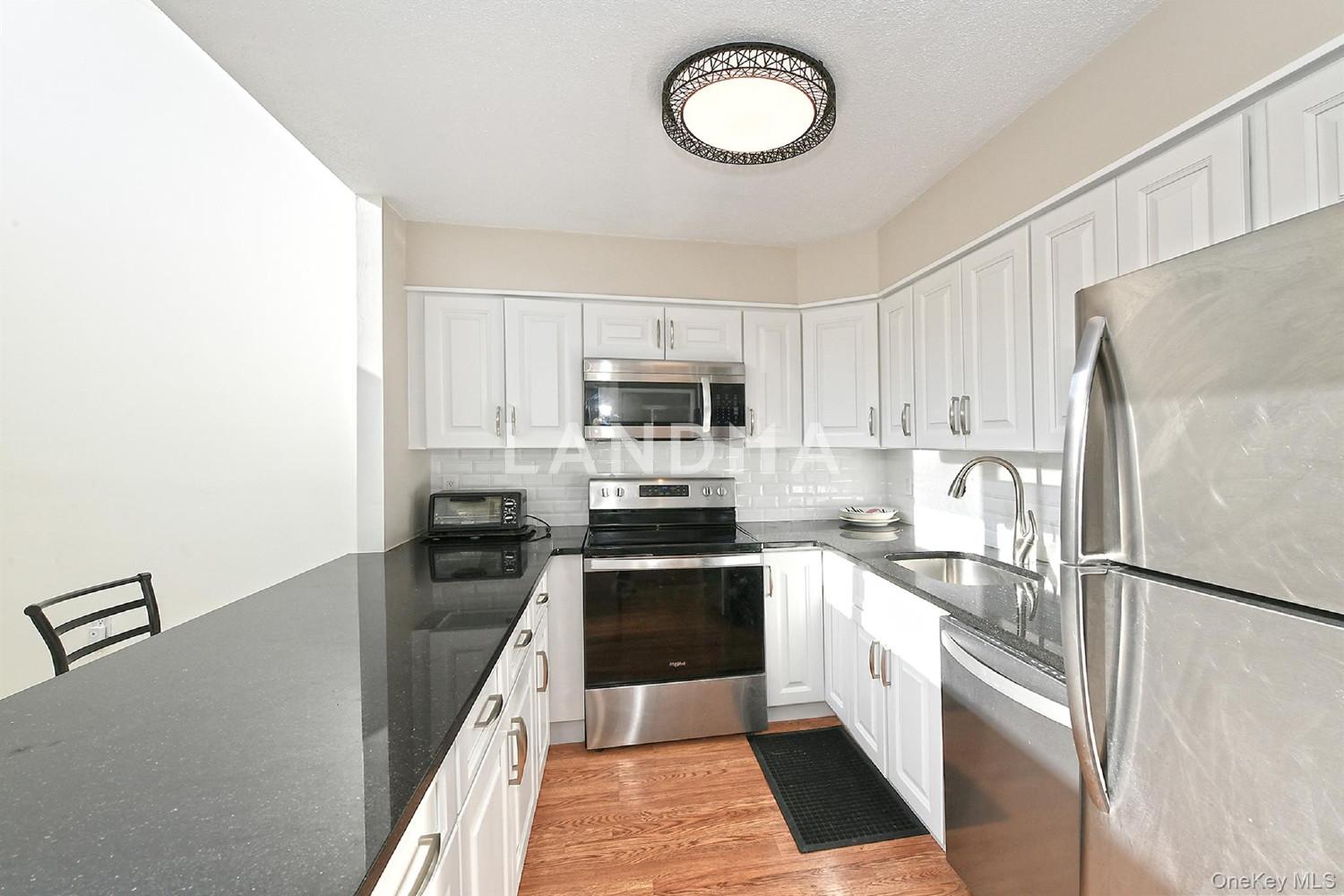 800 Willis Avenue  Unit 313 官网图片 4