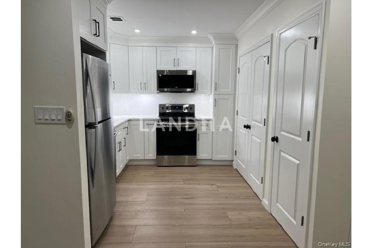 228 Springmeadow Drive  Unit H 官网图片 2