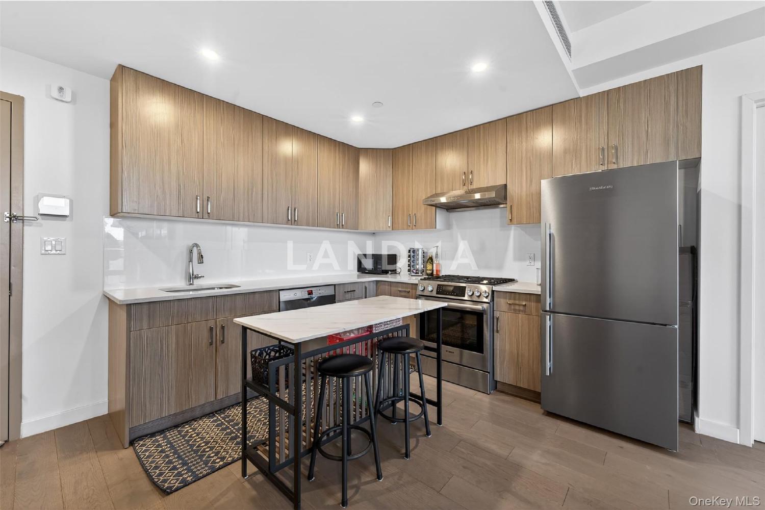 8808 Justice Avenue  Unit 6G 官网图片 2