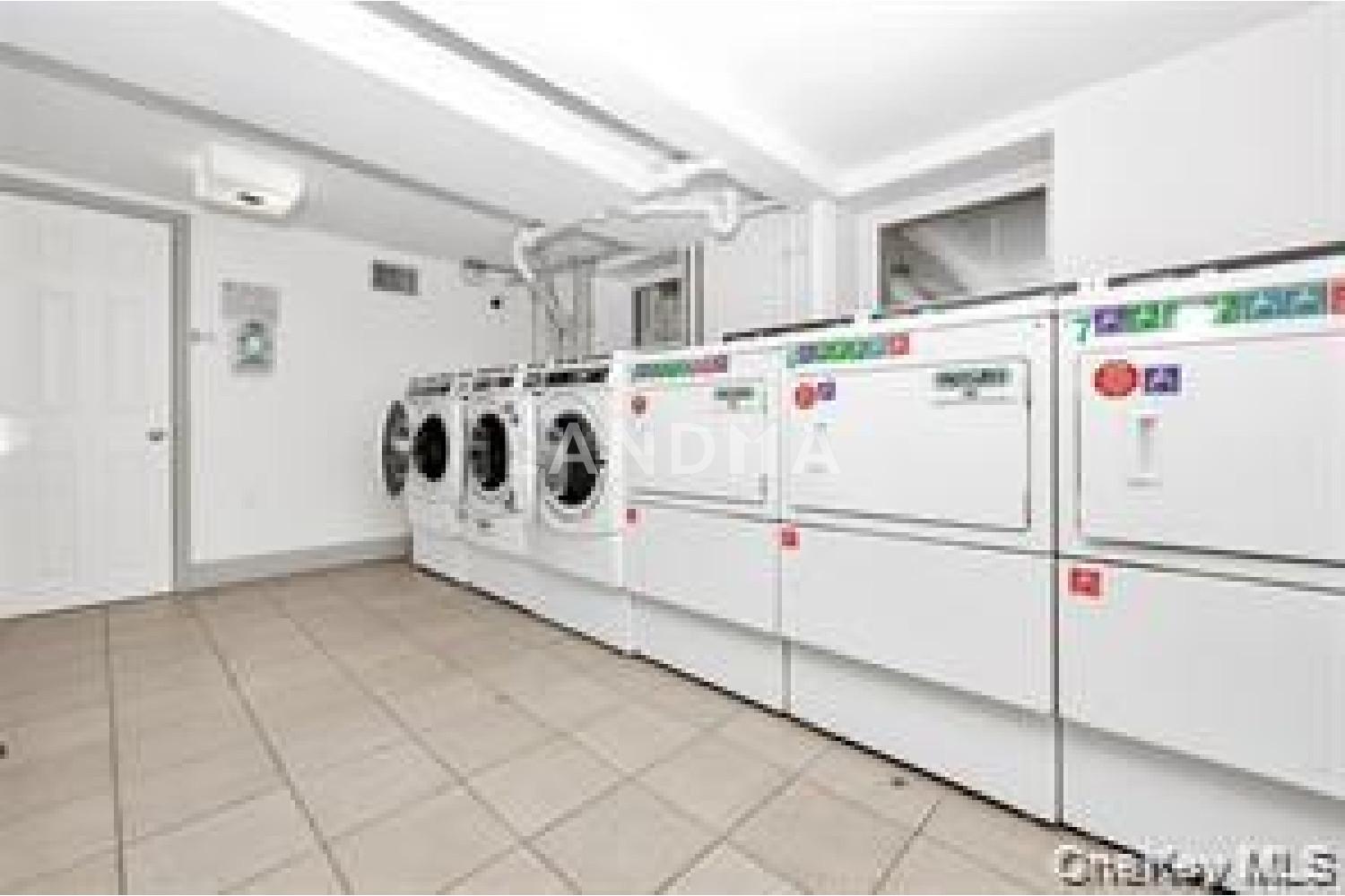 251 W Broadway  Unit 306 官网图片 16