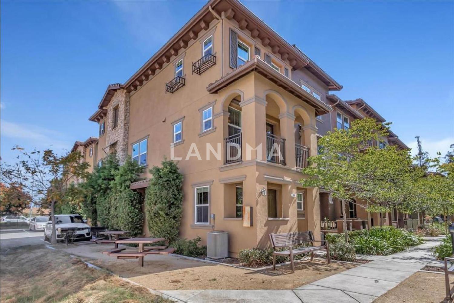 469 Bellezza Place